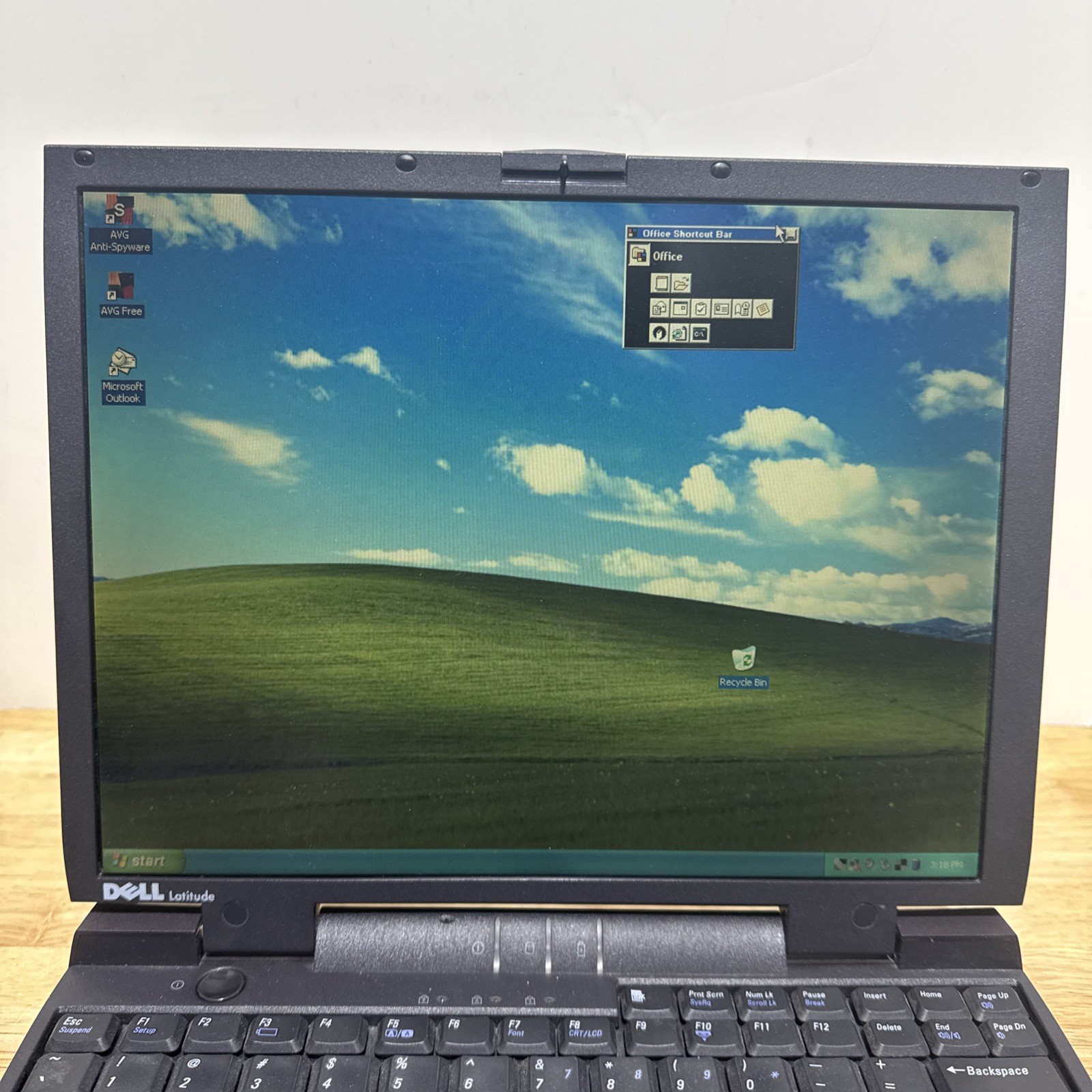 Vintage Dell Latitude CPi A366XT Pentium II 366MHz XP Pro Office 97 Complete Kit