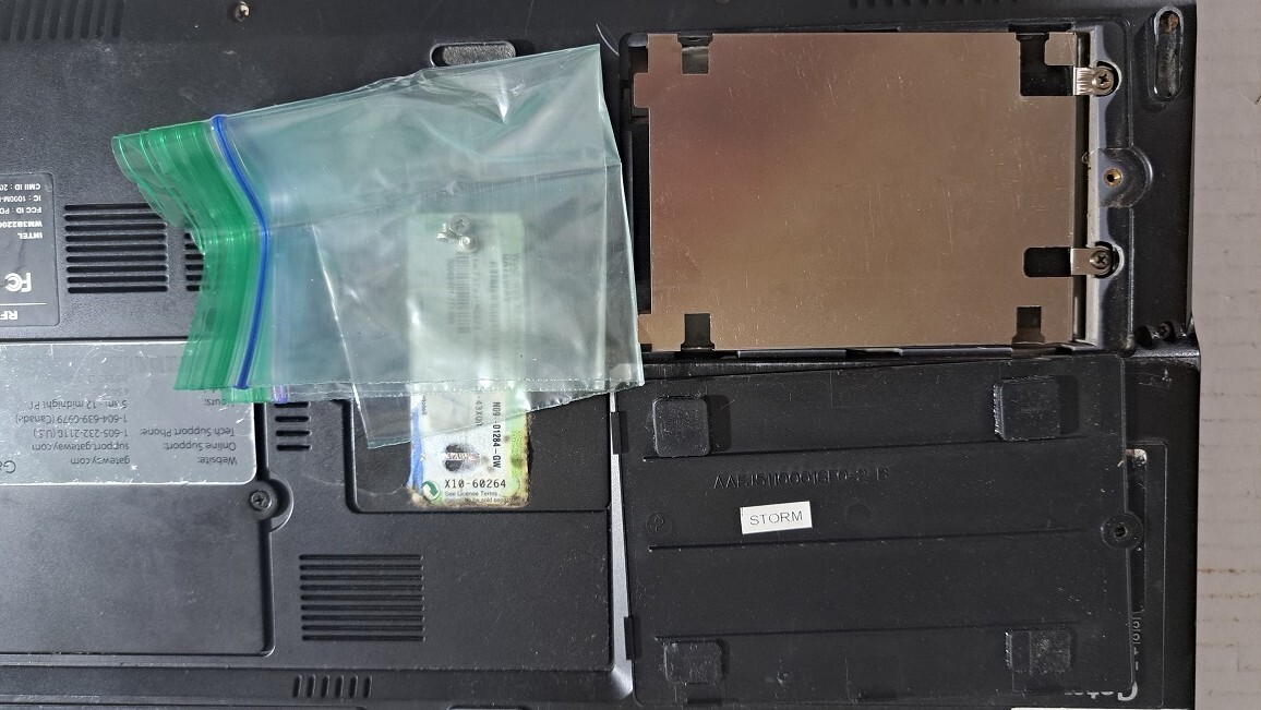 GATEWAY 4540 WINDOWS XP LAPTOP PC FOR PARTS OR REPAIR