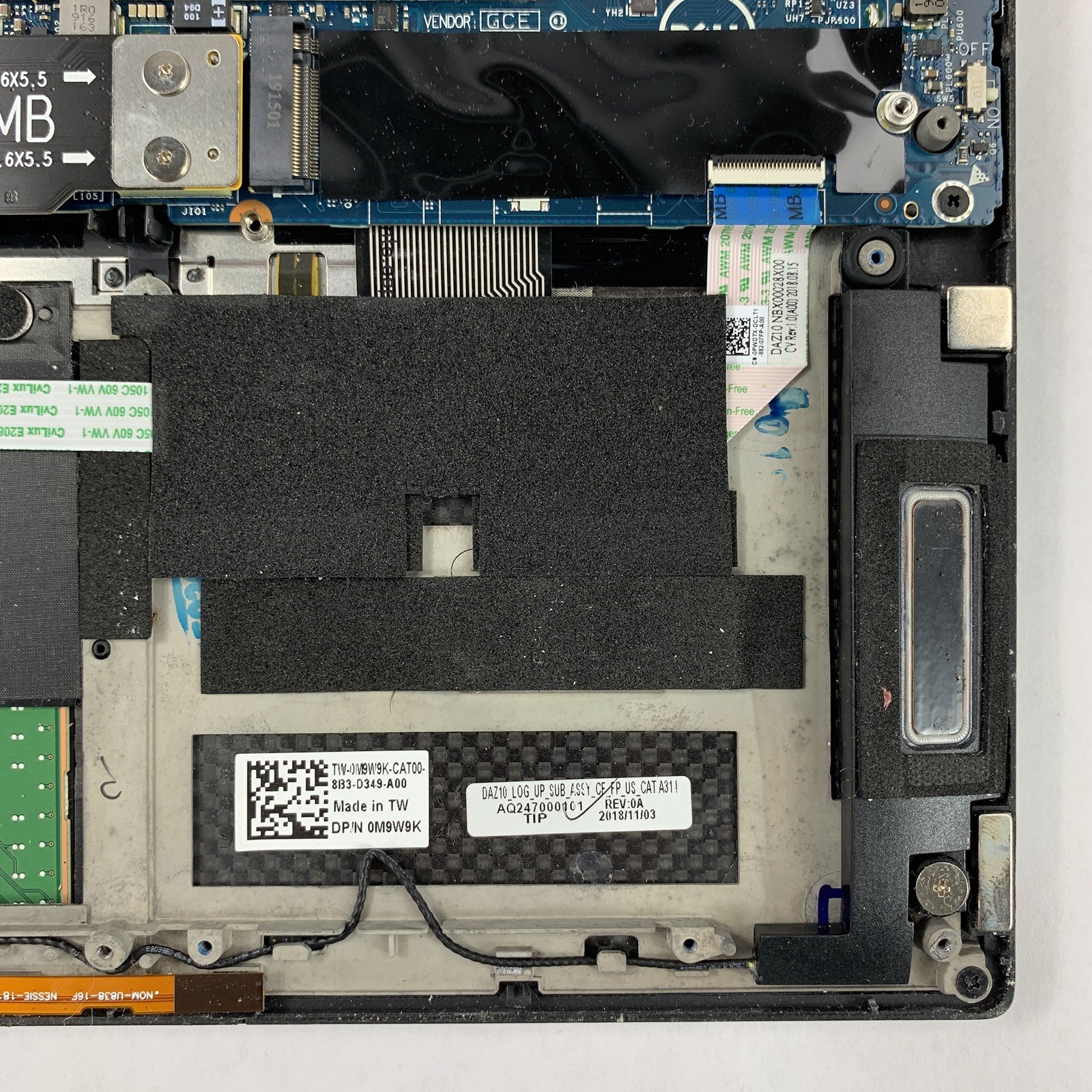 Dell XPS 15 9575 2-in-1 15.6″ i5-8305G 2.80 GHz 8 GB RAM No SSD/OS/AC/Battery