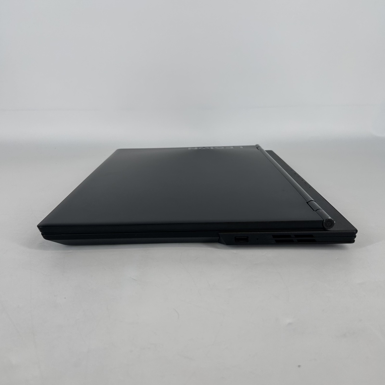 Lenovo Legion Y540 17 144Hz FHD i7-9750H 2.60GHz 16GB 256GB SSD/1TB HDD RTX 2060