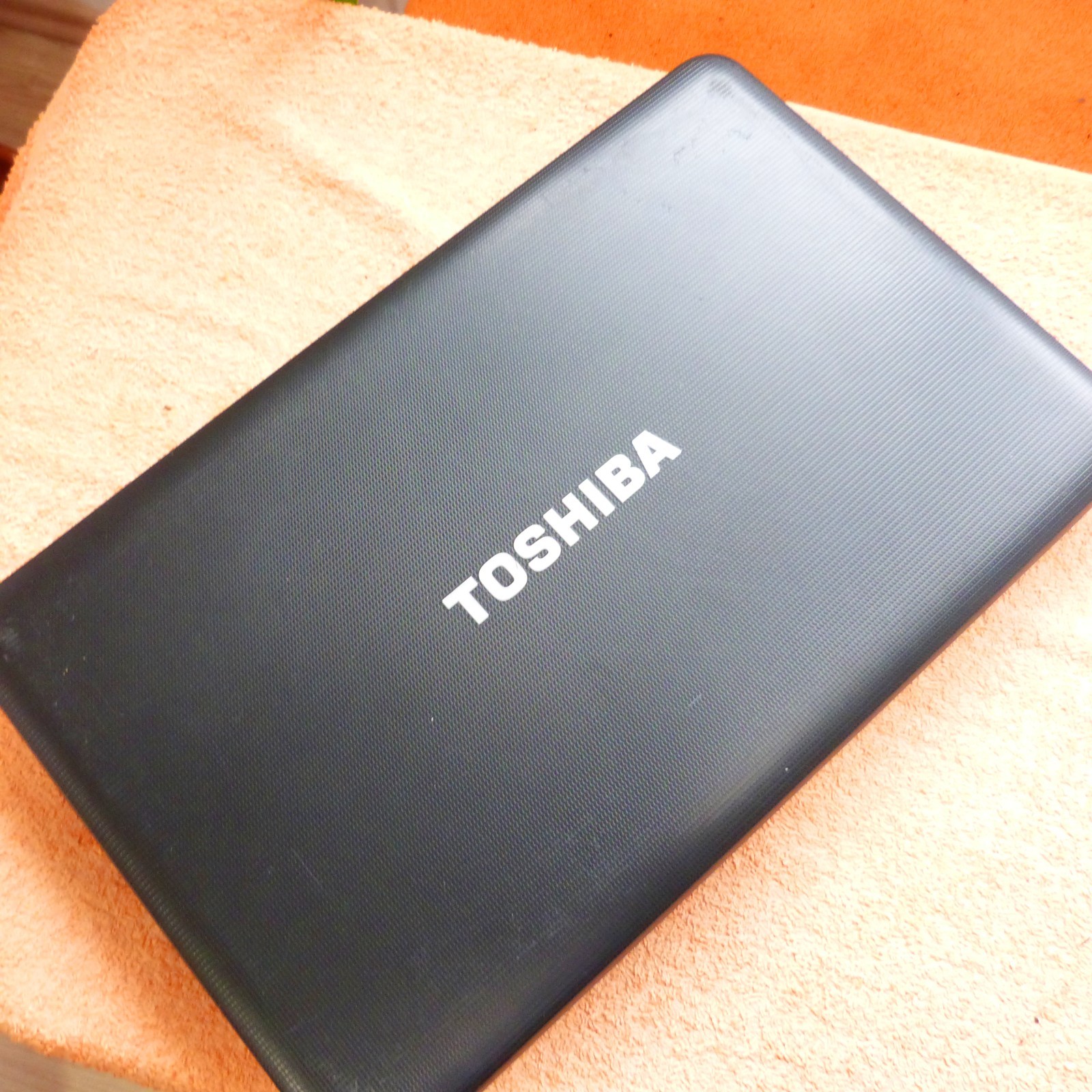 XXL LOT Toshiba C850 15″ HD l 8GB RAM NEW l SSD Windows 11 HDMI USB3 DVDRW