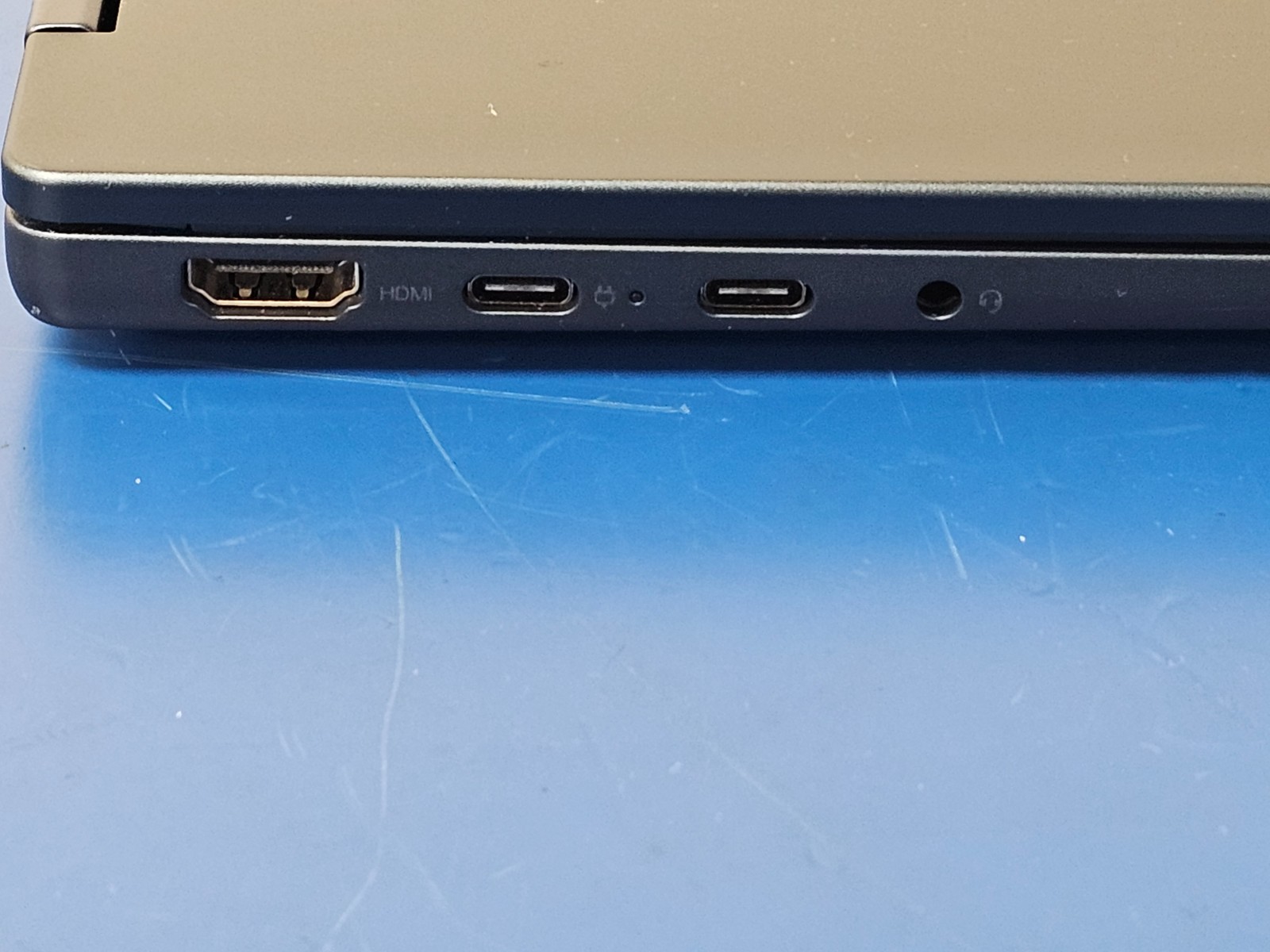 LENOVO IdeaPad 5 2-in-1 14AKP10, AMD Ryzen AI 7 350, 16 GB RAM, 1 TB NVMe SSD