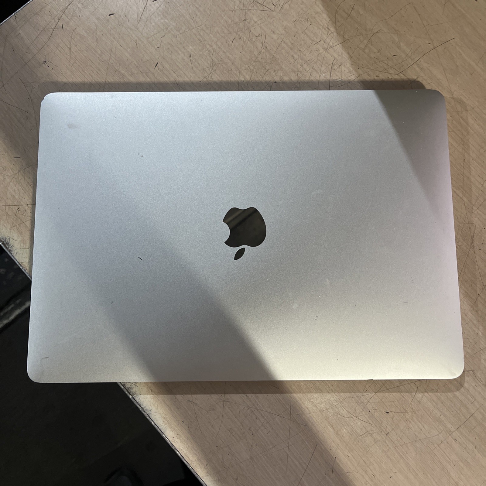 APPLE MACBOOK AIR 13″ SCISSOR, 2020 CORE I3-1000NG4 1.1GHZ 8GB RAM 256SSD “