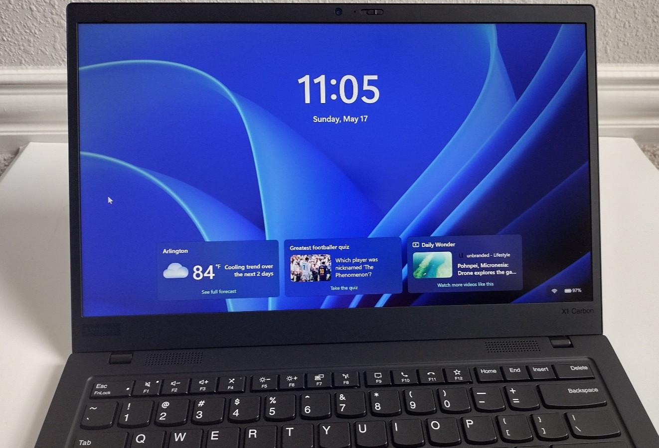 Cheap! Lenovo ThinkPad X1 Carbon Gen 8 14″ Laptop i7-10510 16GB 256GB Backlit