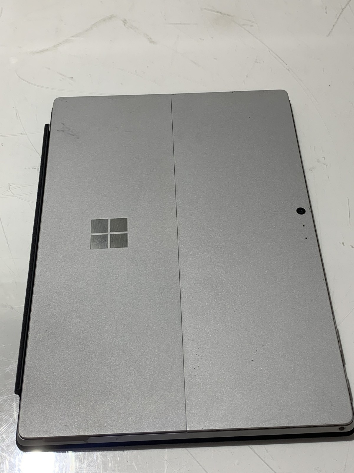 MICROSOFT SURFACE 1724 i5-6300U@2.40GHZ 4GB RAM 128GB NVME W10P TOUCH *READ