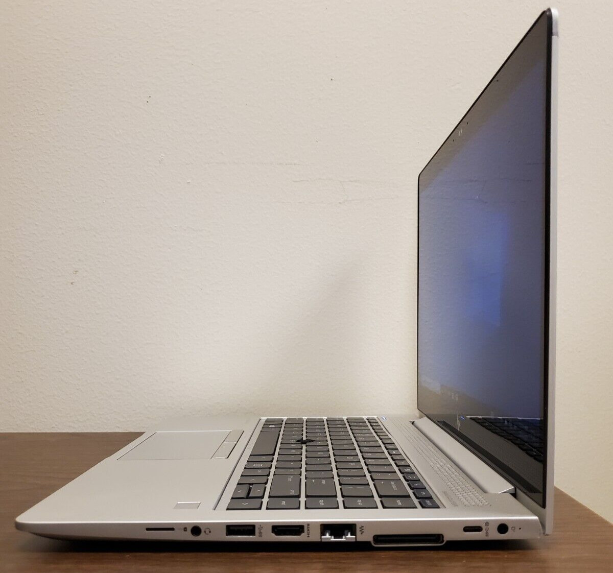 HP EliteBook 745 G5 w/power adapter