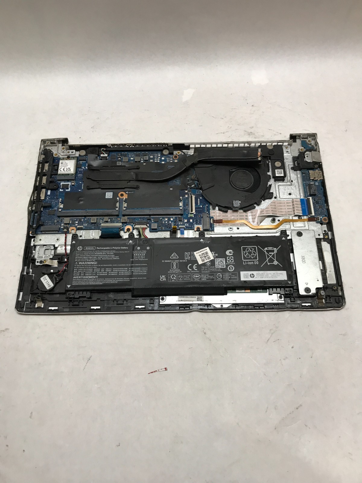 HP ProBook 440 G9 14″ Intel Core i5 NO RAM NO SSD/OS For Parts NO POWER!!!! – DW