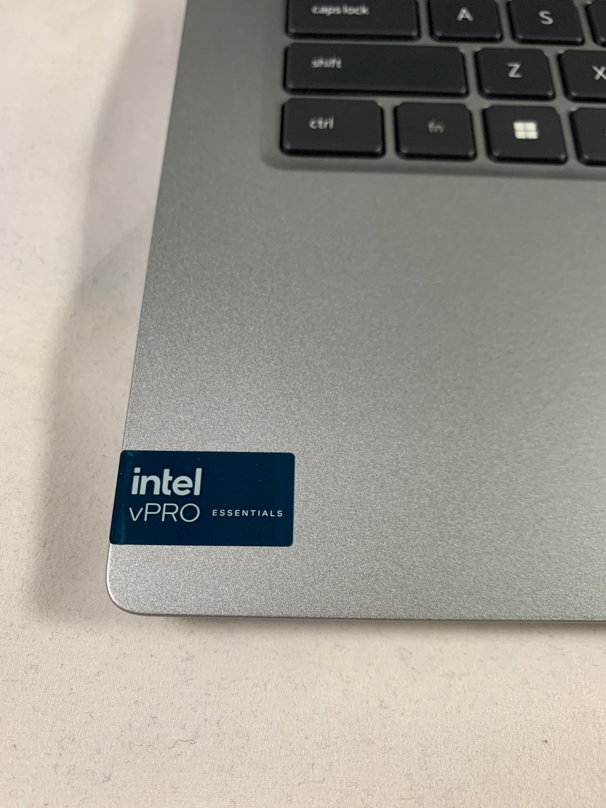 Dell Precision 3490 14″ FHD Ultra 7 155H – 16GB – 512 SSD 3.8 GHz – RTX 500 ada