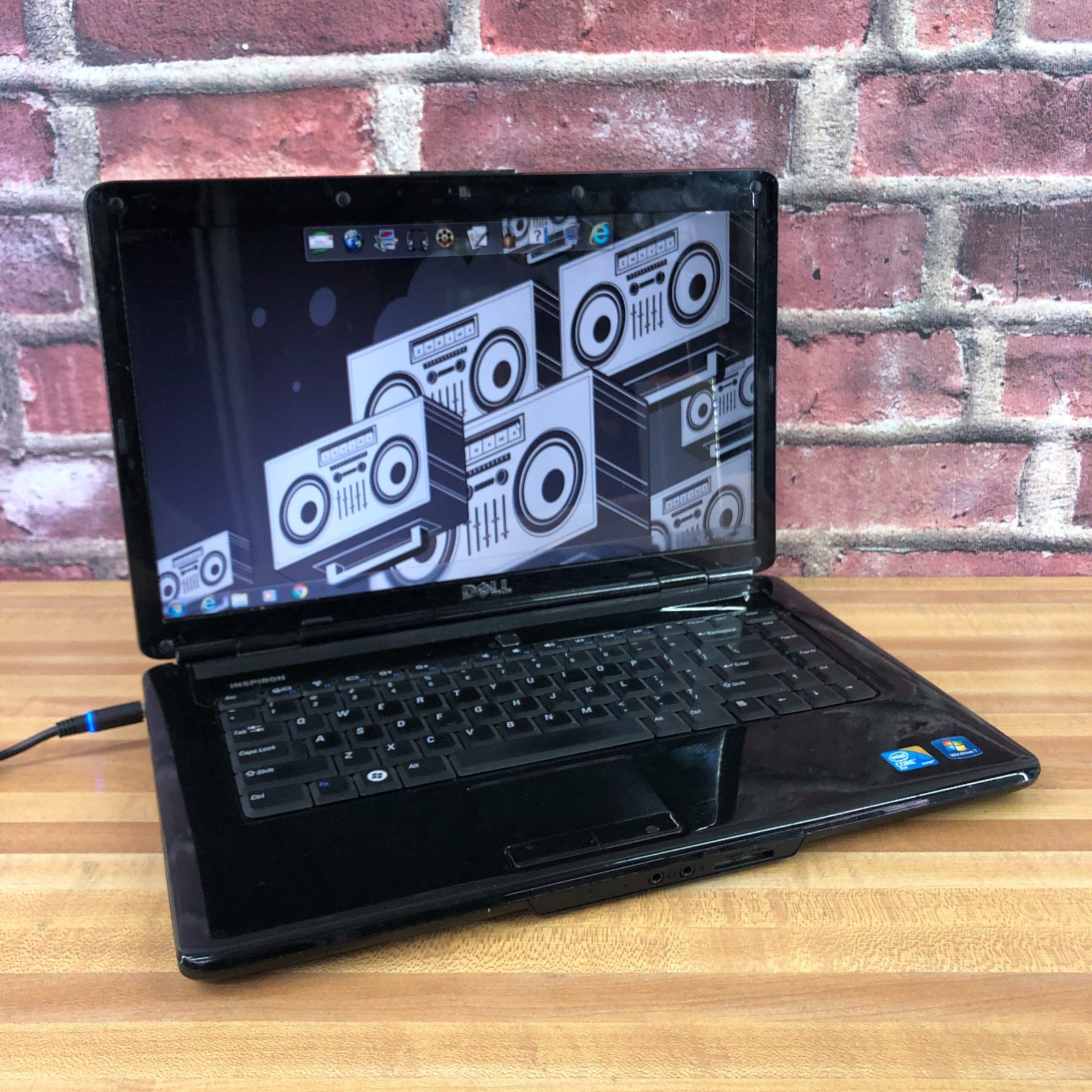 Dell Inspiron 1545 Retro Gaming Laptop Pentium D 2.20GHz 3GB RAM (Windows 7)