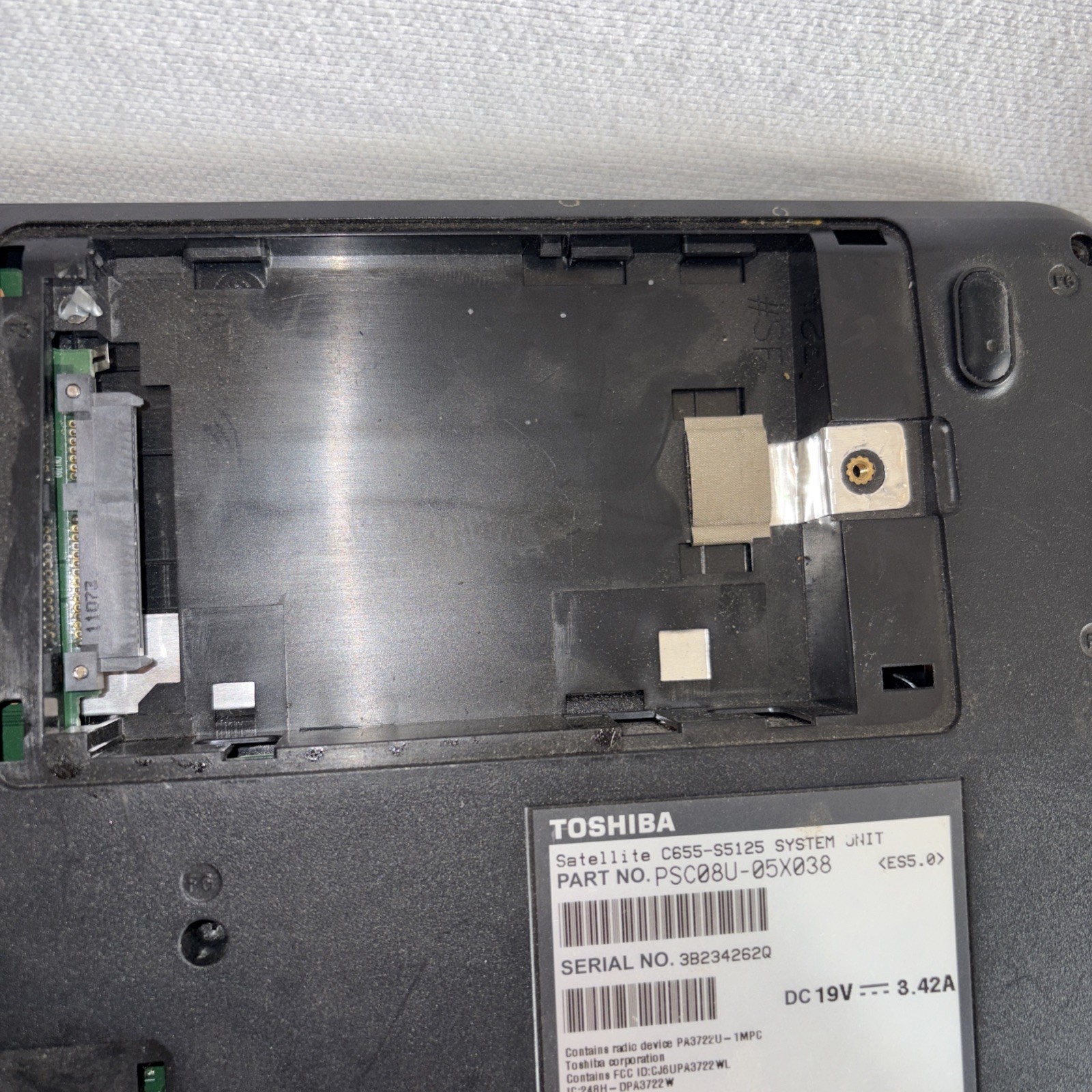Toshiba Satellite C655-S5125 FOR PARTS.