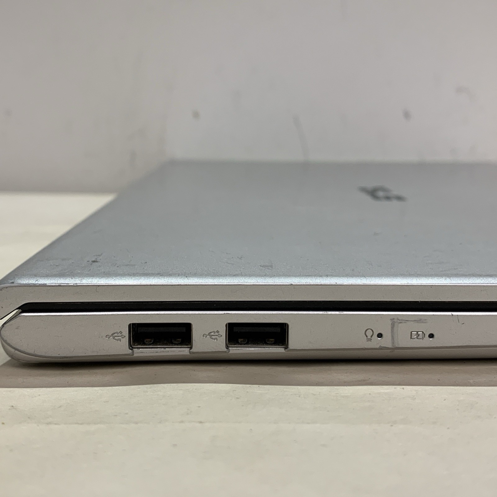 Asus Vivobook 15 X512D 15.6″ AMD Ryzen 5 3500U 8GB RAM 256GB SSD Win11 Home