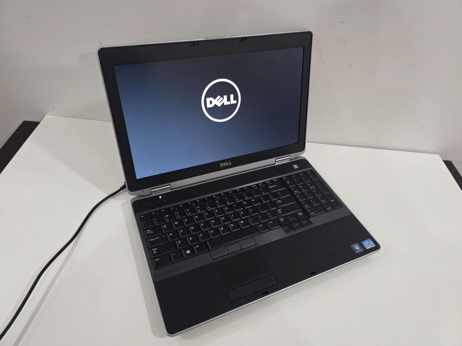 Dell Latitude E6530 Intel i5-3340M 4GB NA
