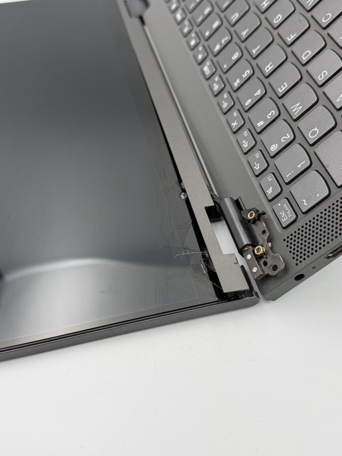 Lenovo IdeaPad Flex 5 14” – Ryzen 5 5500U/16GB RAM/512GB SSD (HINGE ISSUE) 45C