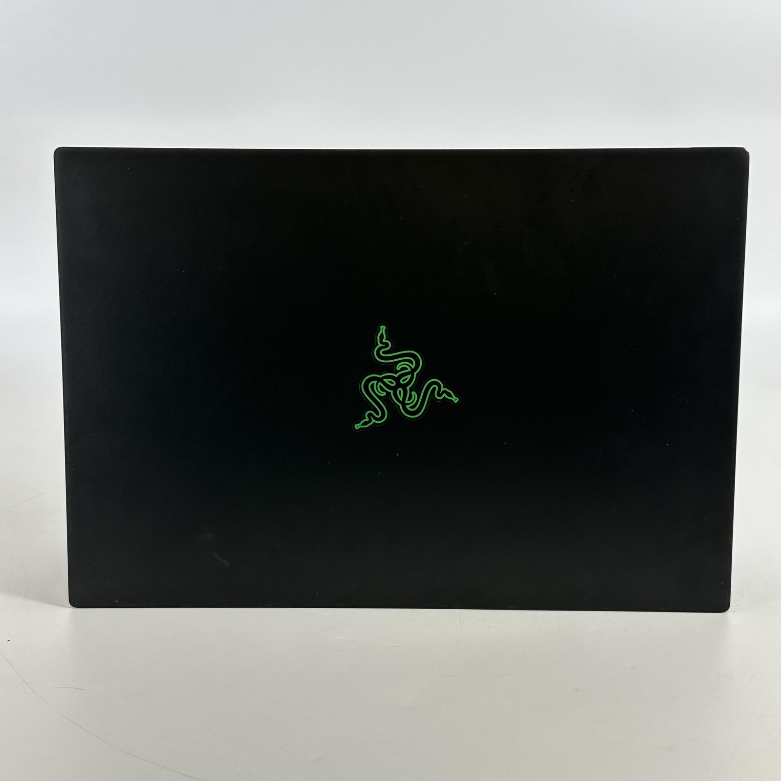 Razer Blade 14 2K 3.3 GHz Ryzen 9 5900HX 16GB 1TB SSD RTX 3070 – BAD DC PORT