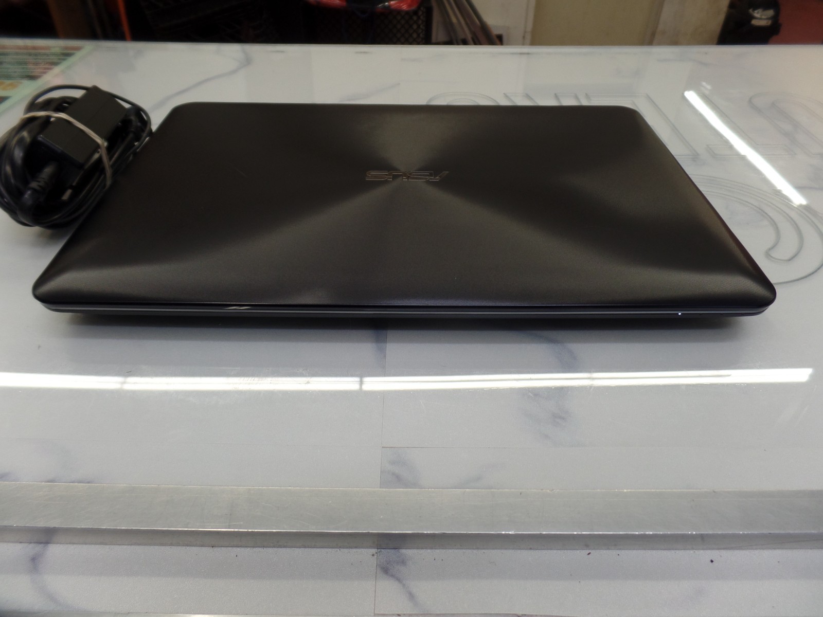 15.6″ Asus VioBook R556LA-RH31(WX) 1.70Ghz i3-4005u 4GB 500GB Win10 DVD Exc Cond