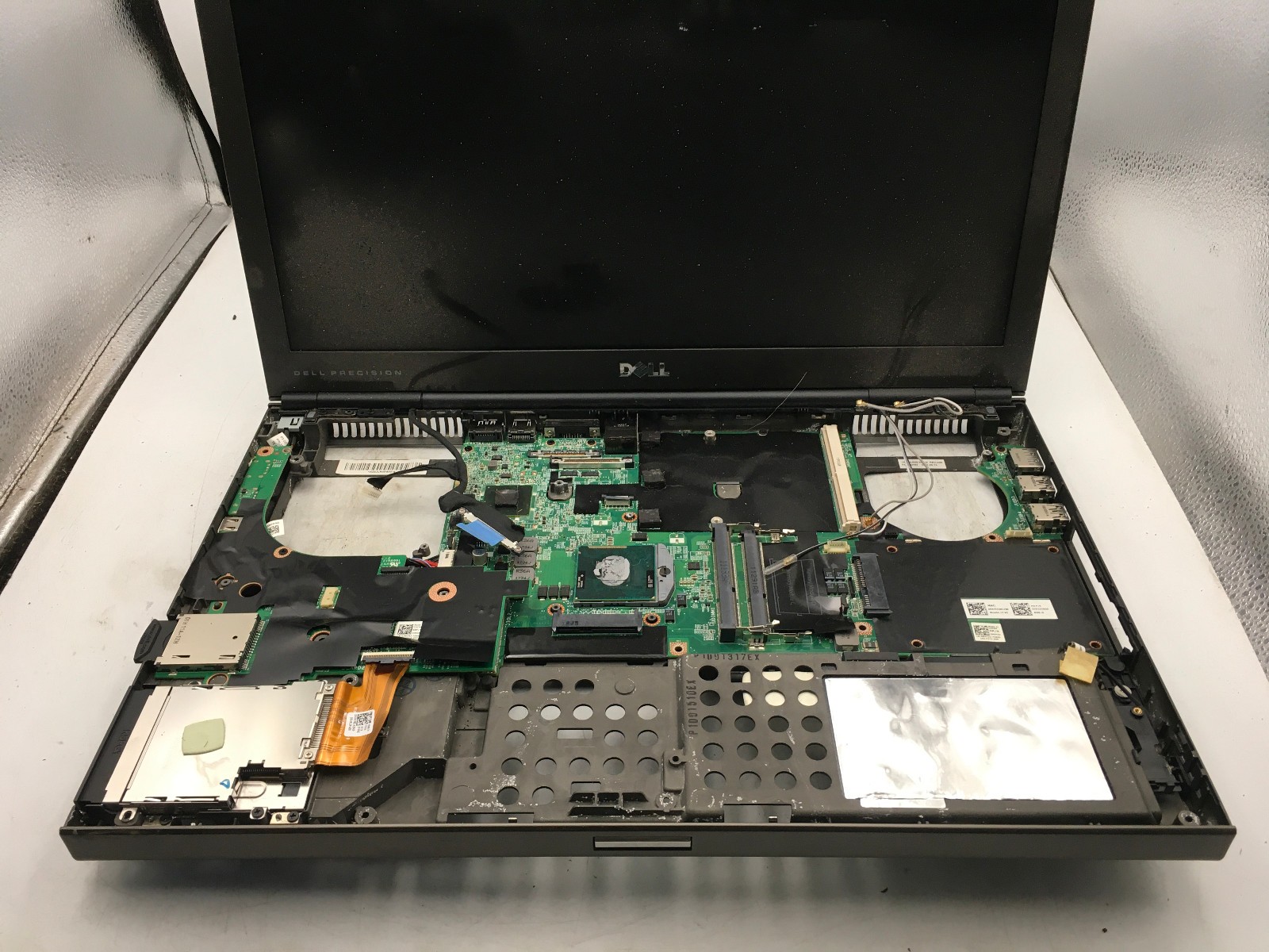 DELL PRECISION M6600 – FOR PARTS/MISSING PARTS – INTEL I5 2ND GEN – NO RAM – BB!