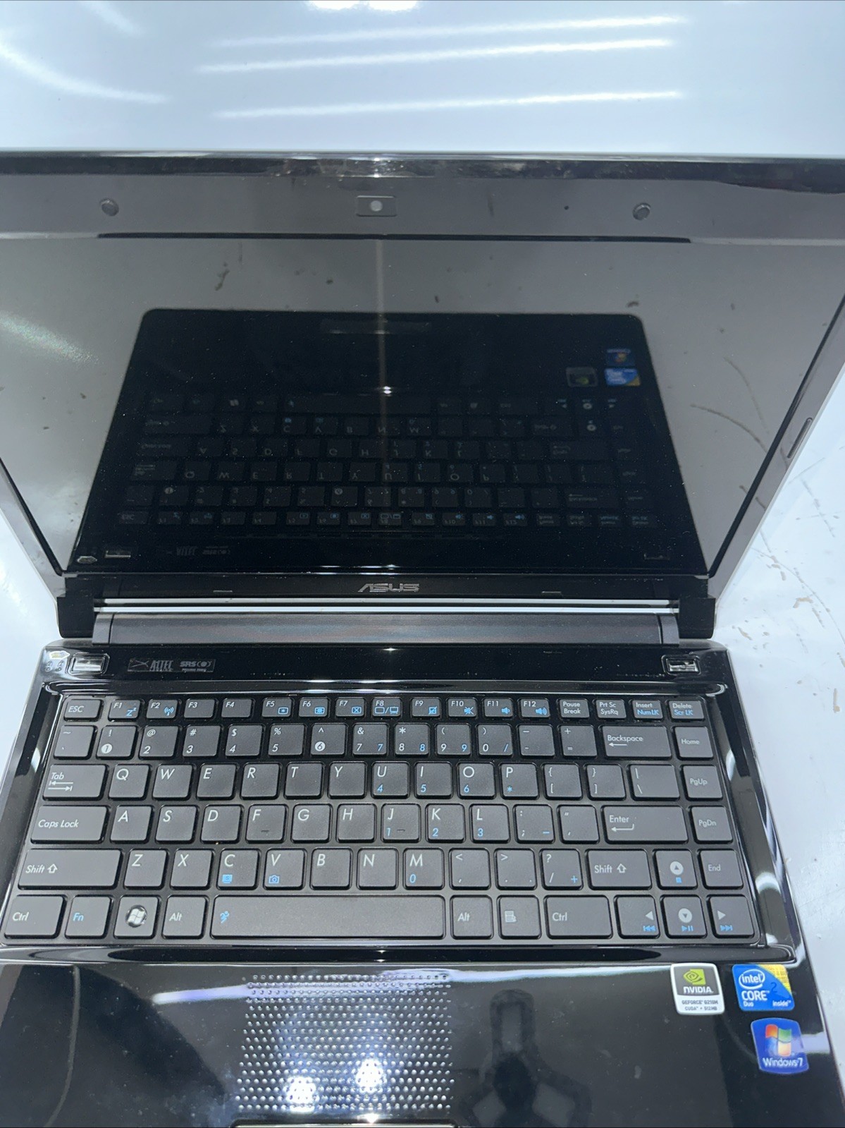 Asus UL80V UL80VT-A2 Laptop No Hard Drive 4Gb Ram No Charger Untested
