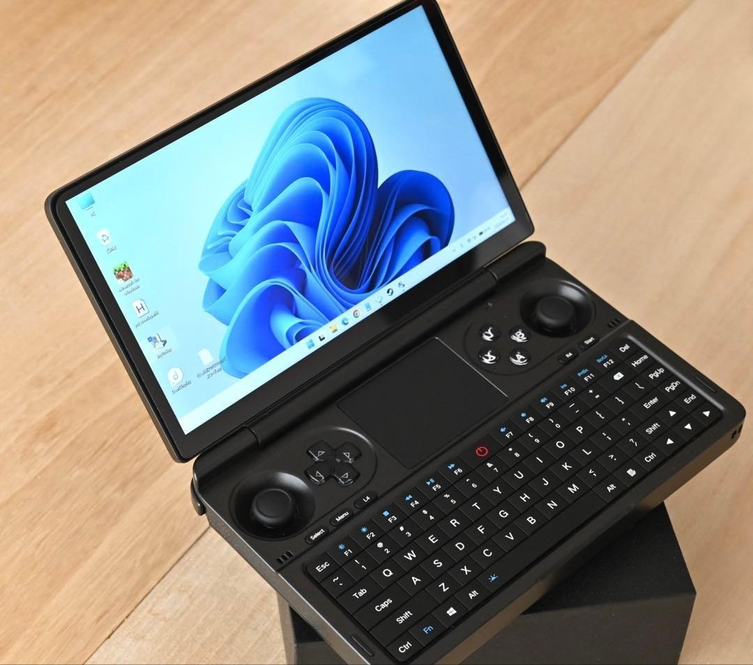 GPD WIN Mini Ryzen7-8840U 32GB SSD2TB