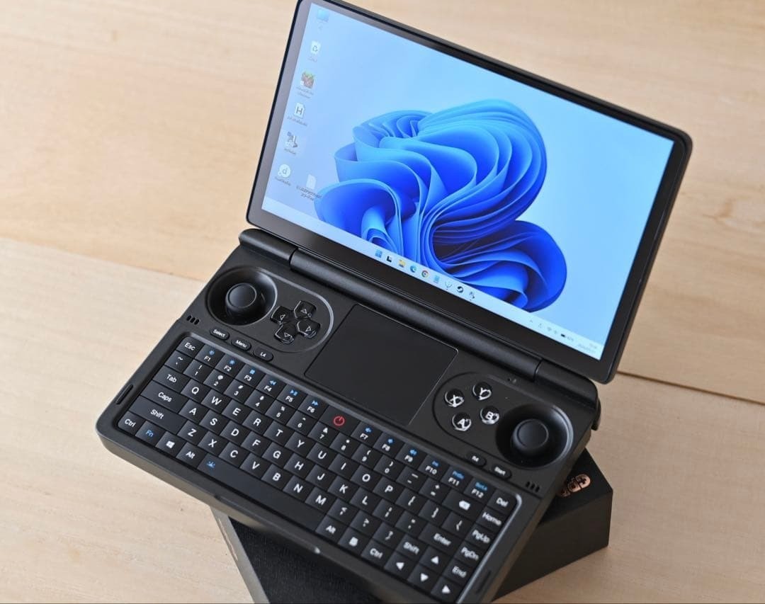 GPD WIN Mini Ryzen7-8840U 32GB SSD2TB