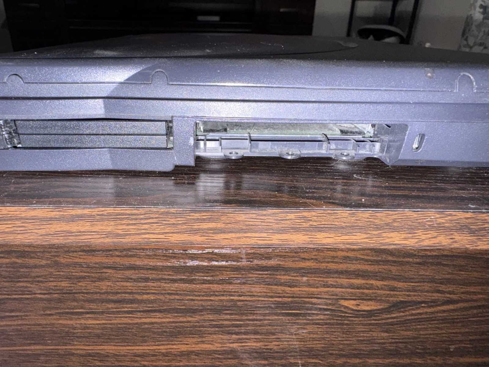 DELL INSPIRON 4000 Laptop – FOR PARTS – INTEL PENTIUM NO Hard Drive, No Charger