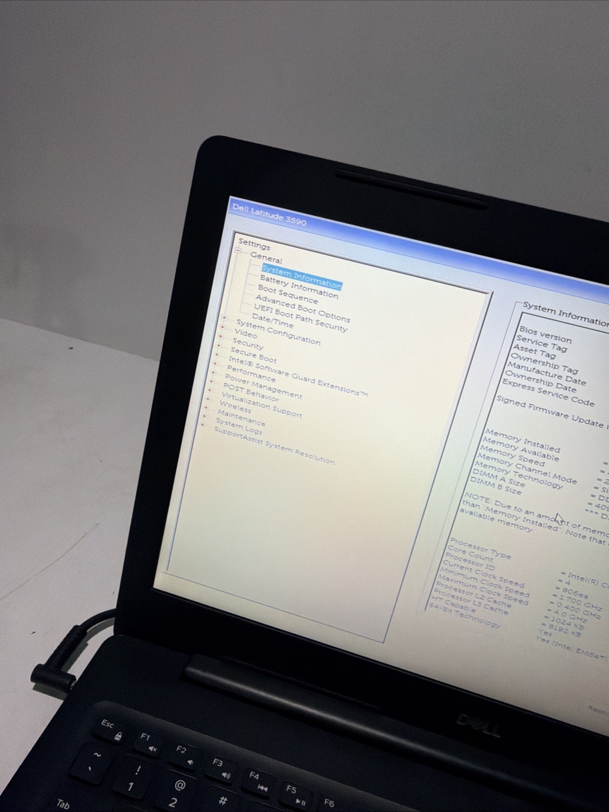 Dell Latitude 3590 15″ Laptop i7-8550U 4gb Ram No Drives Boots Bios