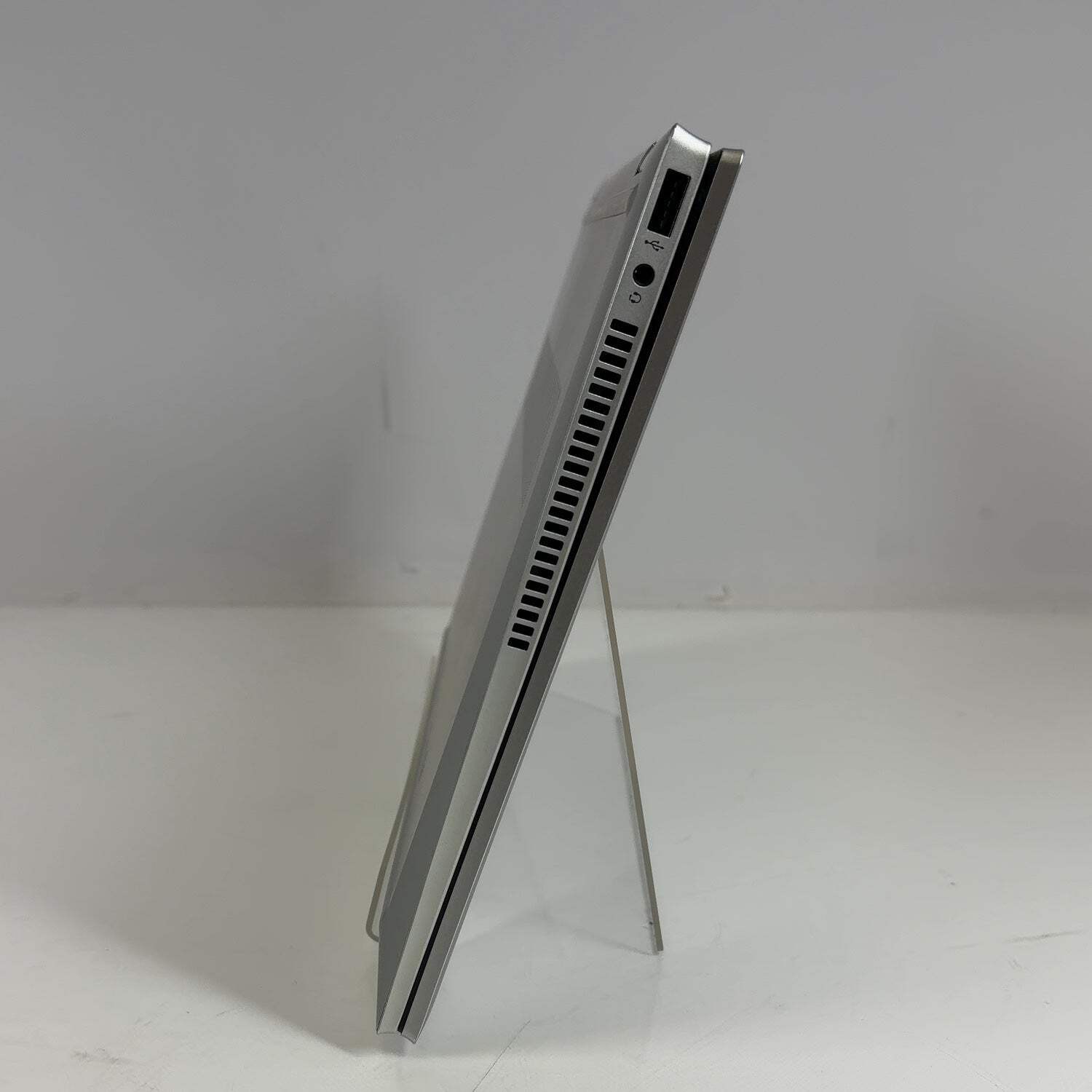 HP Pavilion x360 14-DW1010WM 14″ i5-1135G7 2.4GHz 8GB RAM 256GB SSD