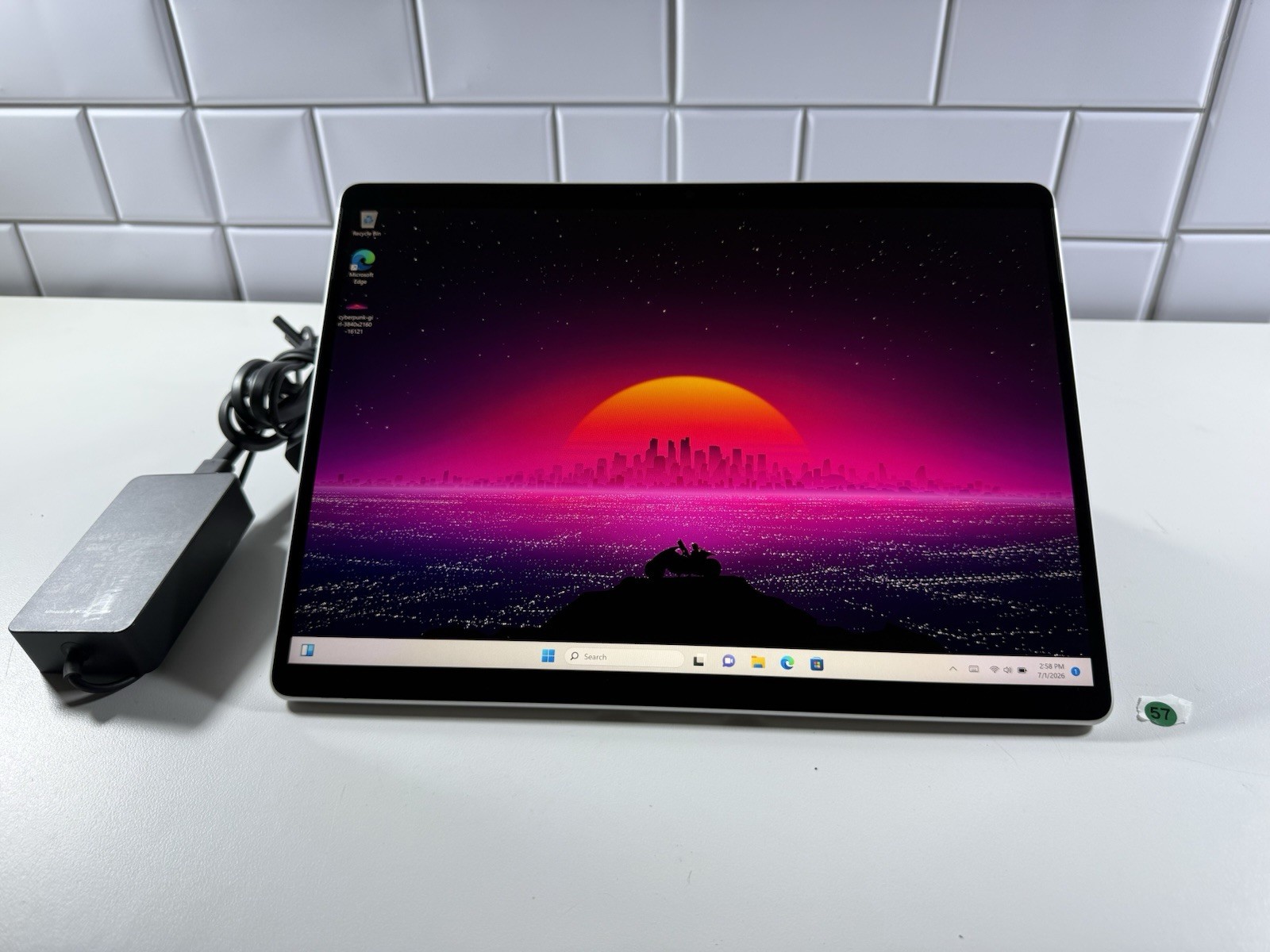 Microsoft Surface Pro 8 (1982) i5-1145G7 – 16GB RAM – 256GB 120Hz – Win 11 Pro