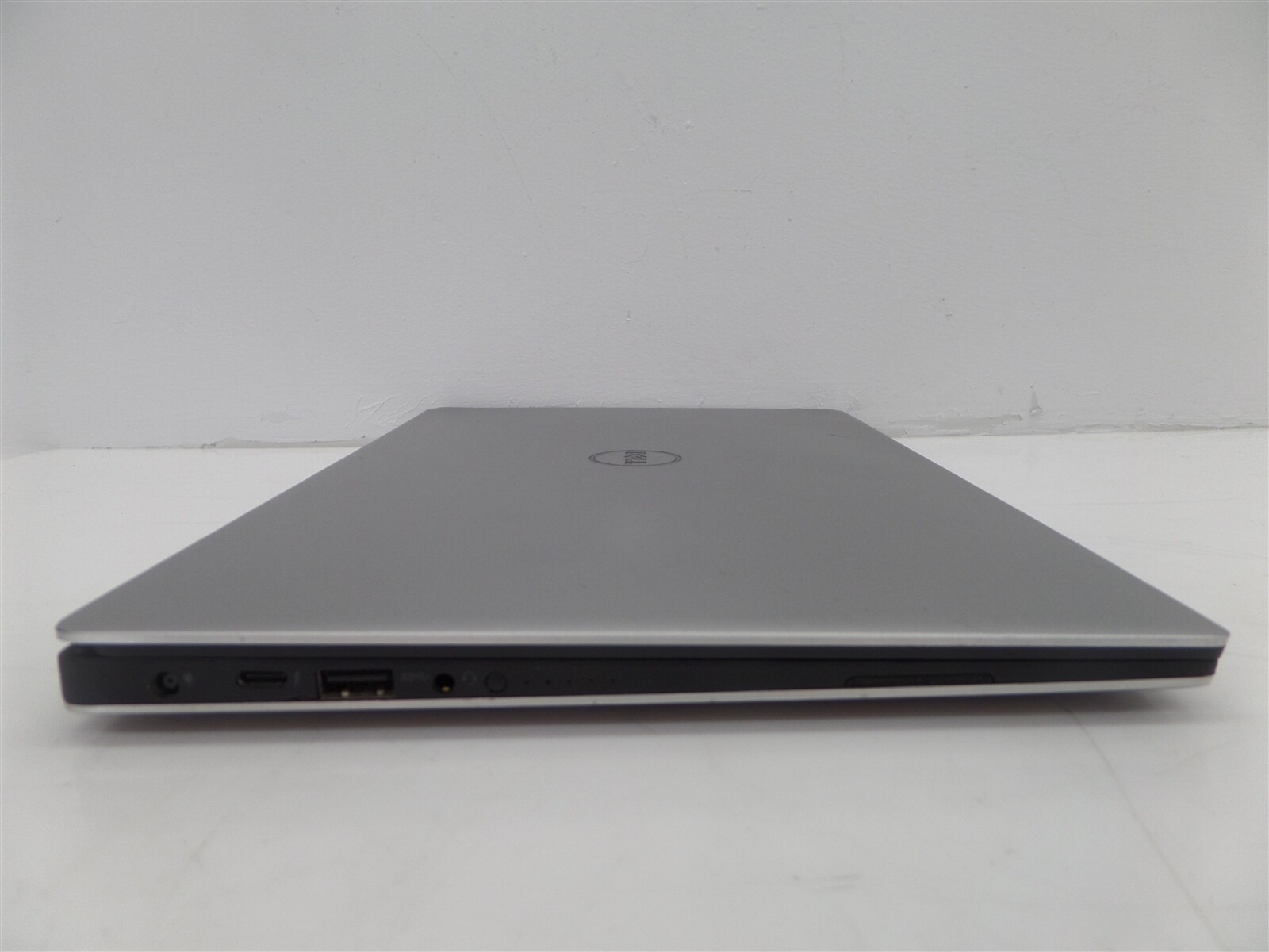 Dell XPS 13 9350 13.5in Intel I5-7200U 2.50GHz 8GB RAM Windows 10