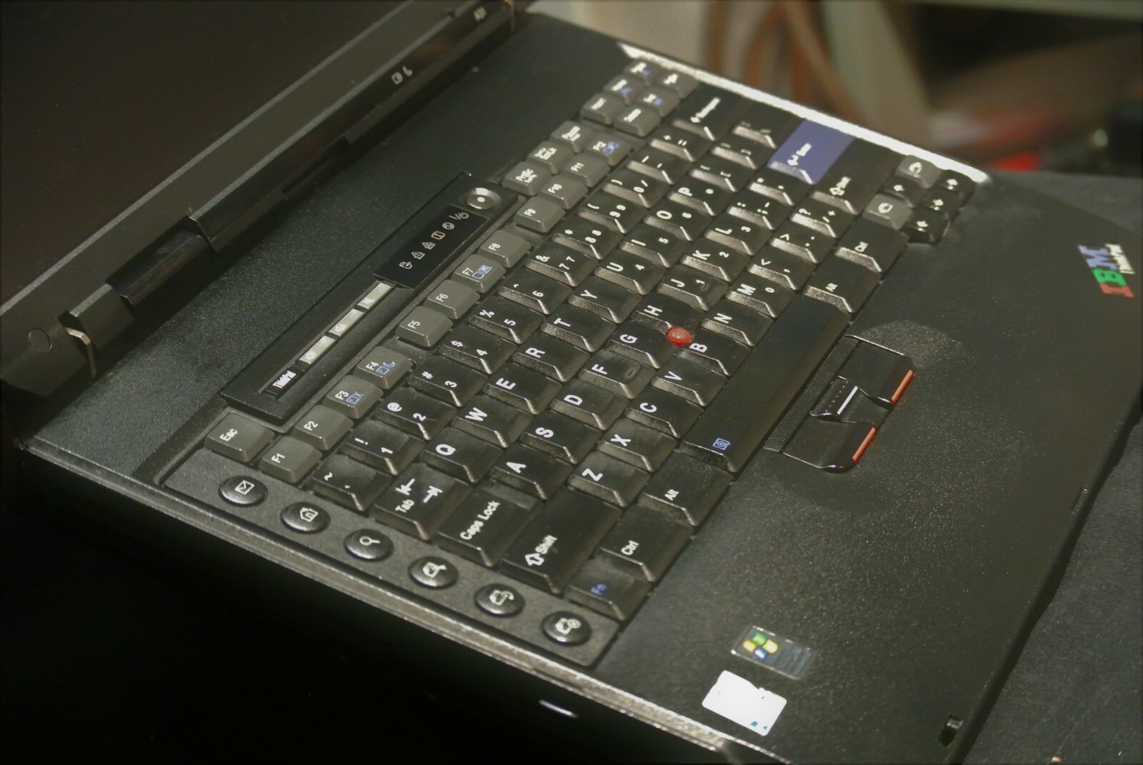 IBM THINKPAD RETRO Alienware like Laptop Windows 95 98 DOS Gaming SSD Pent 4