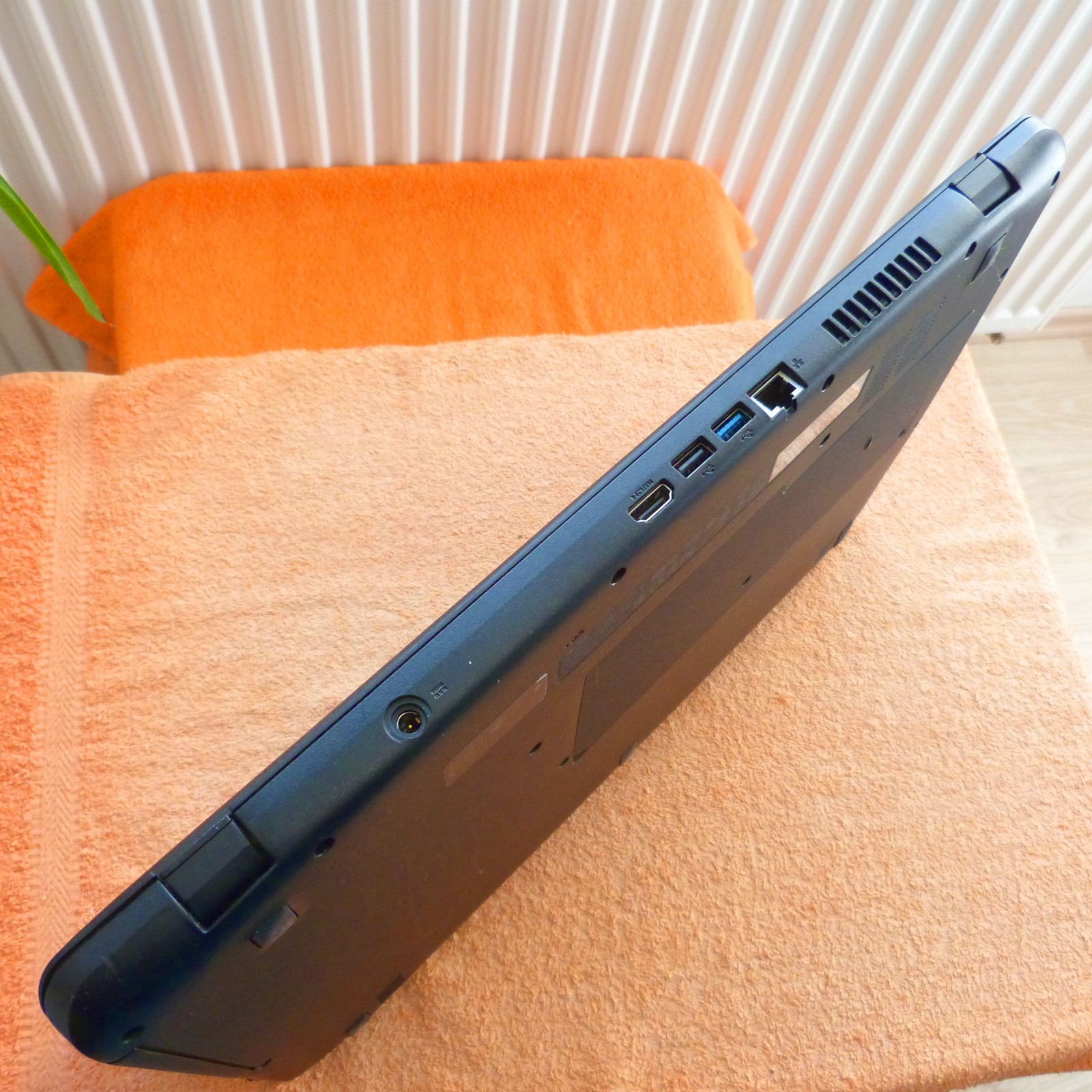 XXL LOT Acer ES1 732 Business UltraBook 17″ l 1TB SSD HDD Windows 11 l HDMI
