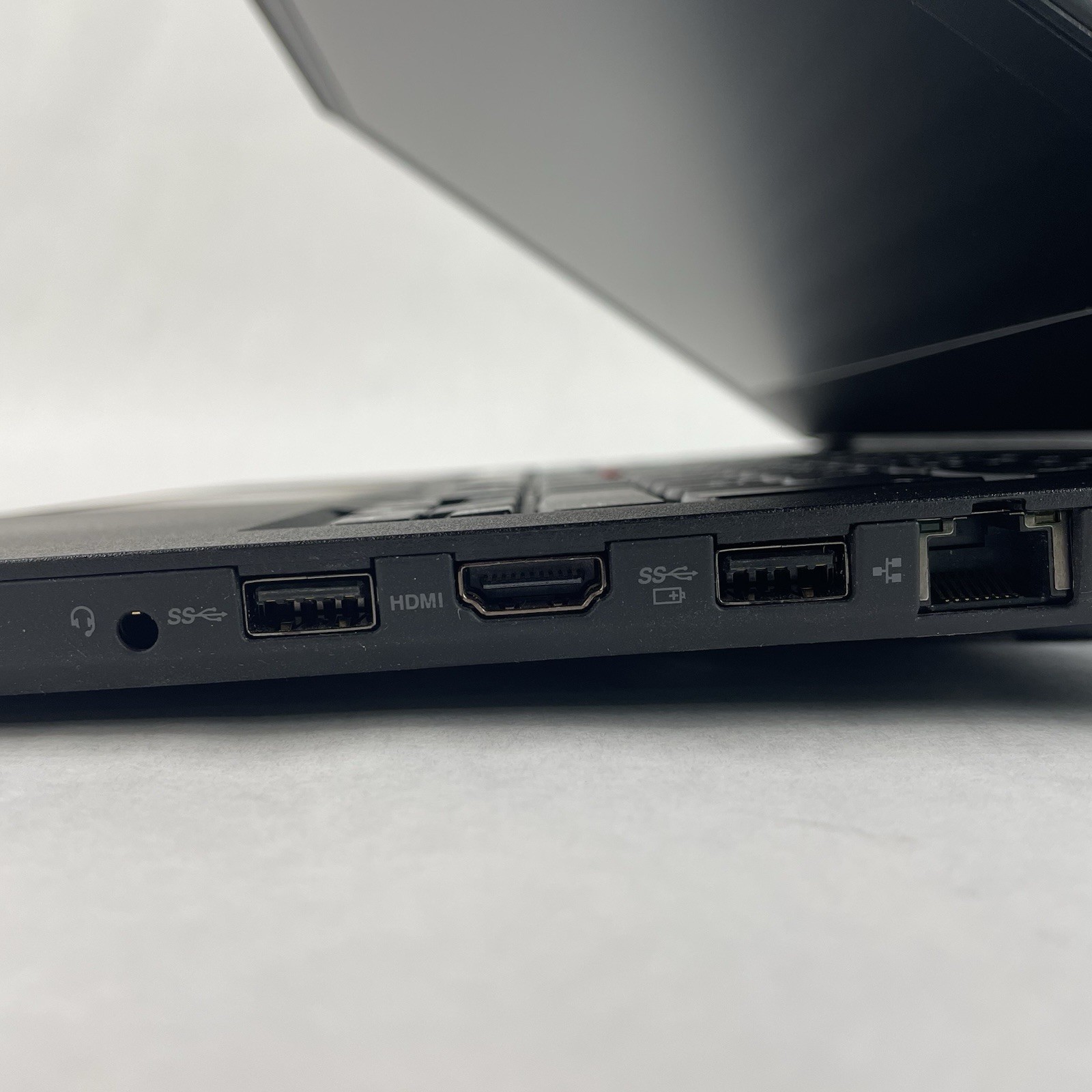 Lenovo ThinkPad T470 14″ i5-6300U 2.40 GHz 8 GB RAM No SSD/OS/AC