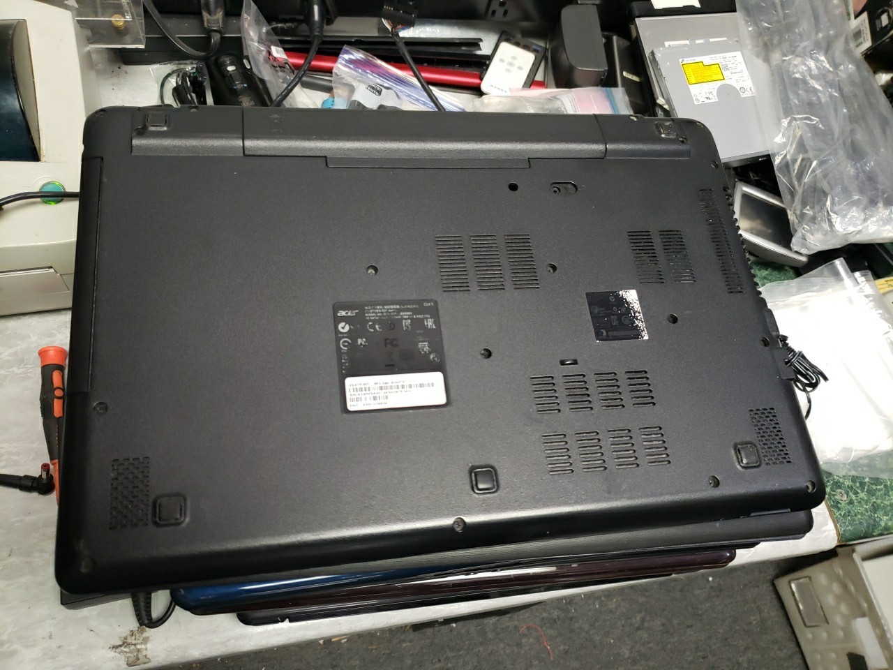 Acer Aspire E5-571P-55TL QUAD i5-4210U 1.7GHz 4GB WIN 10 NO POWER CORD FREE SHIP