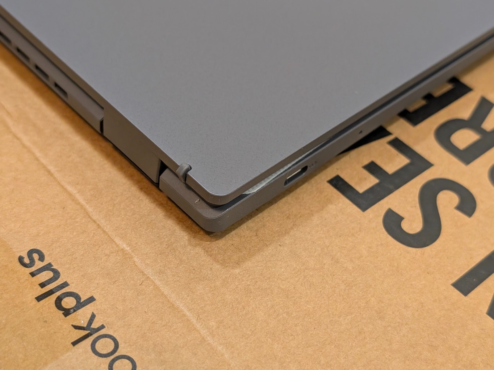 ASUS Chromebook Plus CX34 14 FHD Touch Intel i3-1215U 8GB 128GB UFS Chrome OS