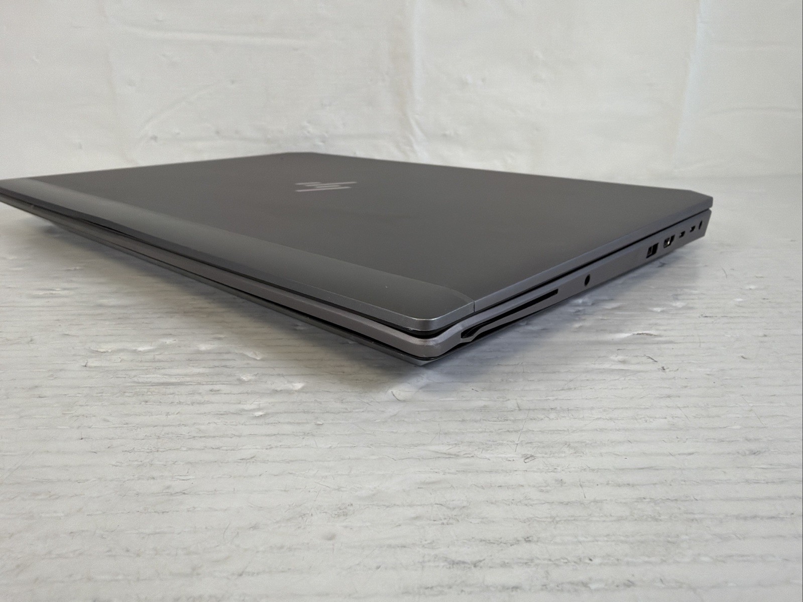 HP Z Book 15 G5 17.3″ i7-8750H@2.2GHz, 16GB RAM, NO SSD/OS – READ -DENT- WORKS