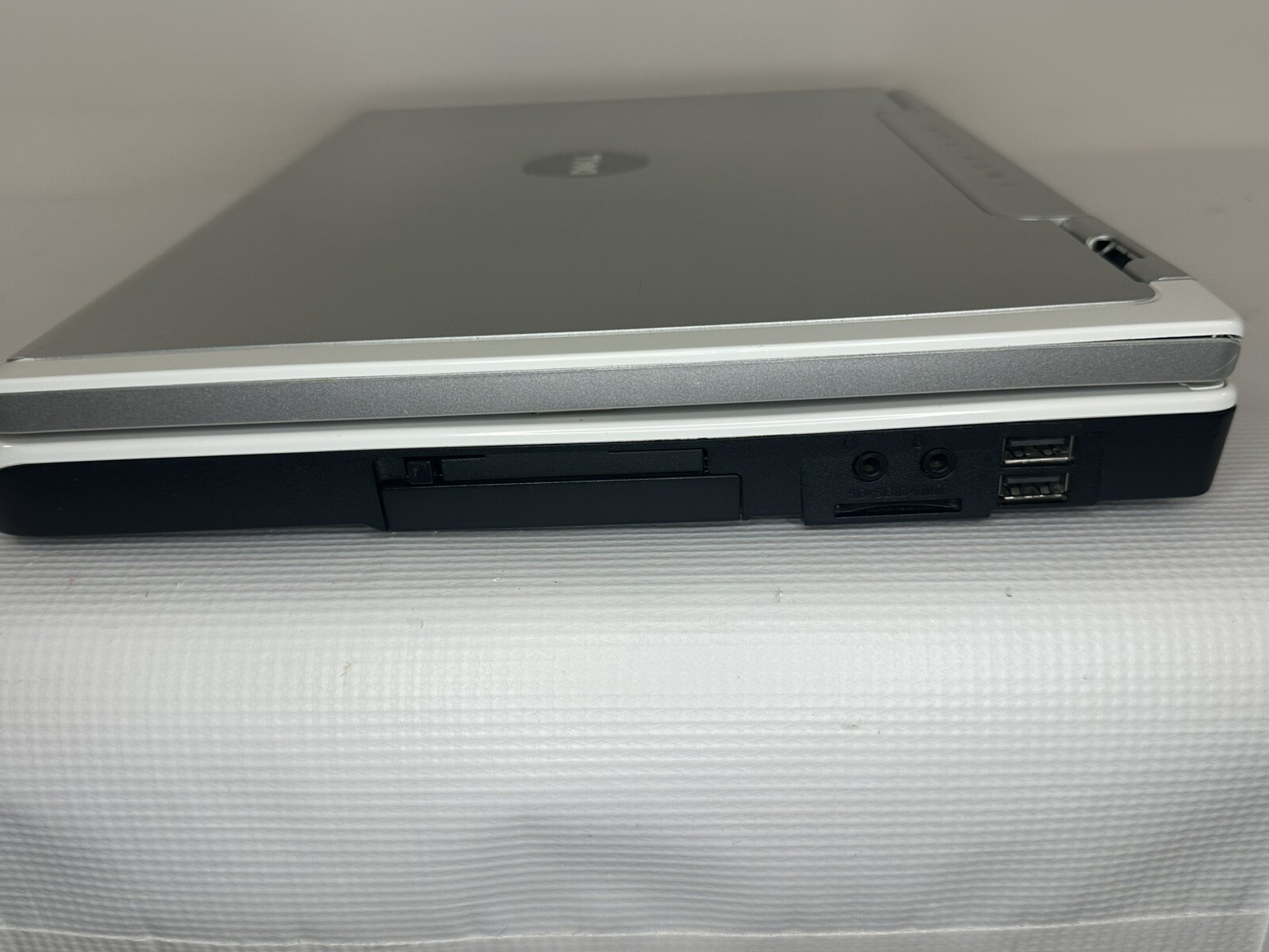 Dell Inspiron Laptop 1501 AMD ATHLON 64×2 2GB RAM 120GB HDD For Parts Repair