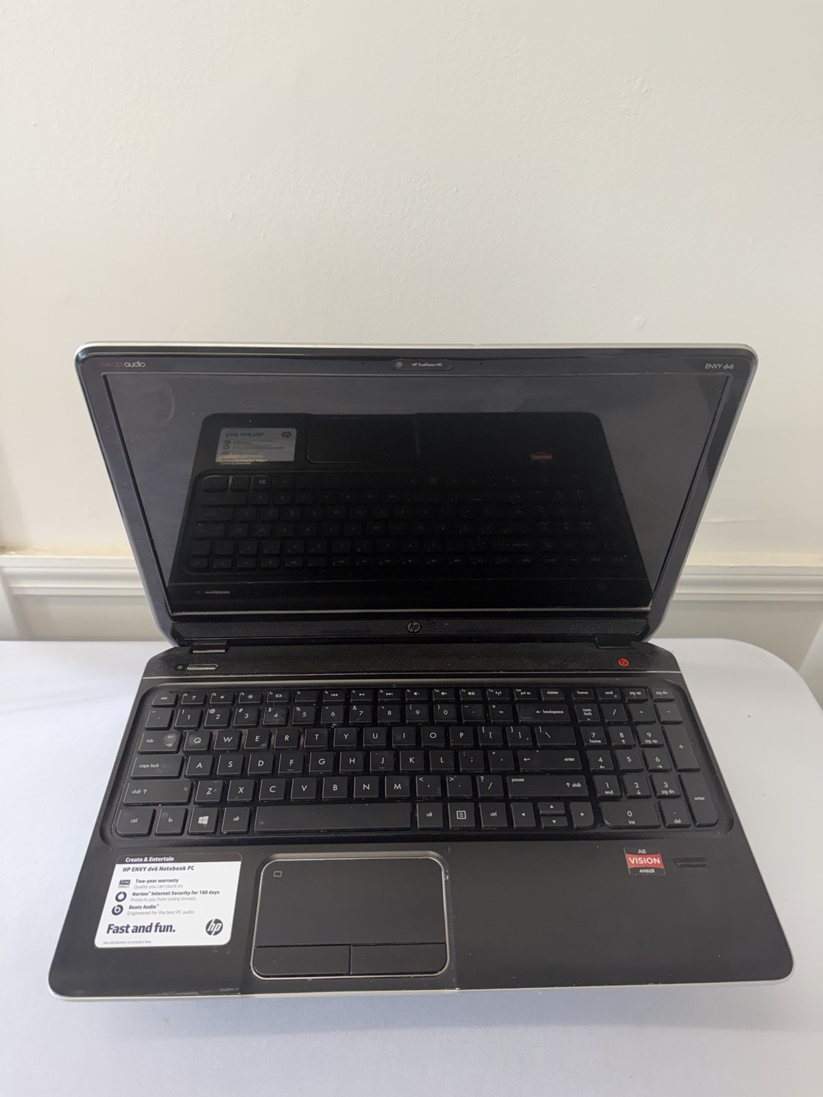 HP Envy dv6-7323cl Laptop – Good Screen – AMD A8-4500M – RAM 8 GB – Read Des