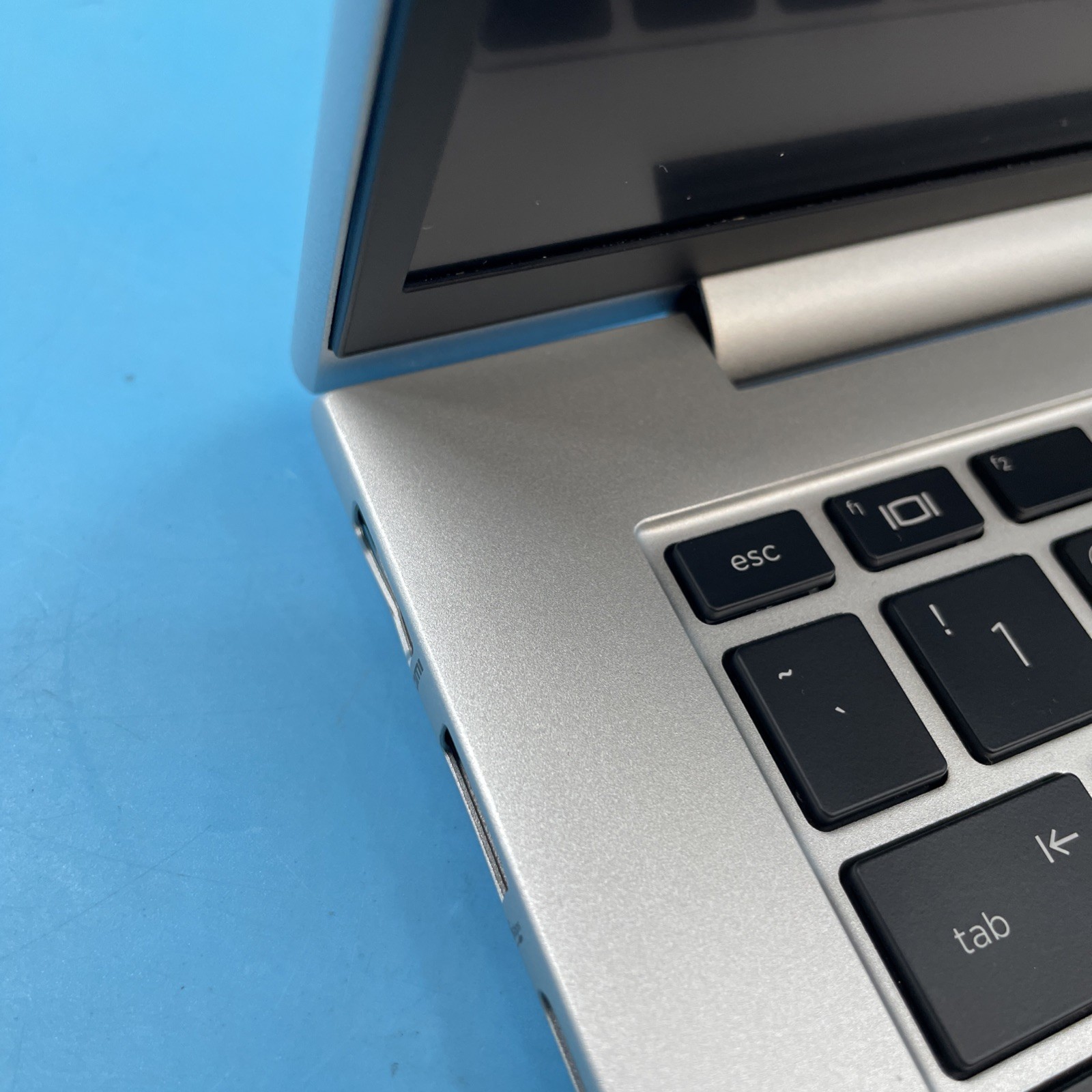 HP EliteBook 840 G11 | Ultra 5 135U | 32GB RAM | NO SSD | NO OS | 87% BATT