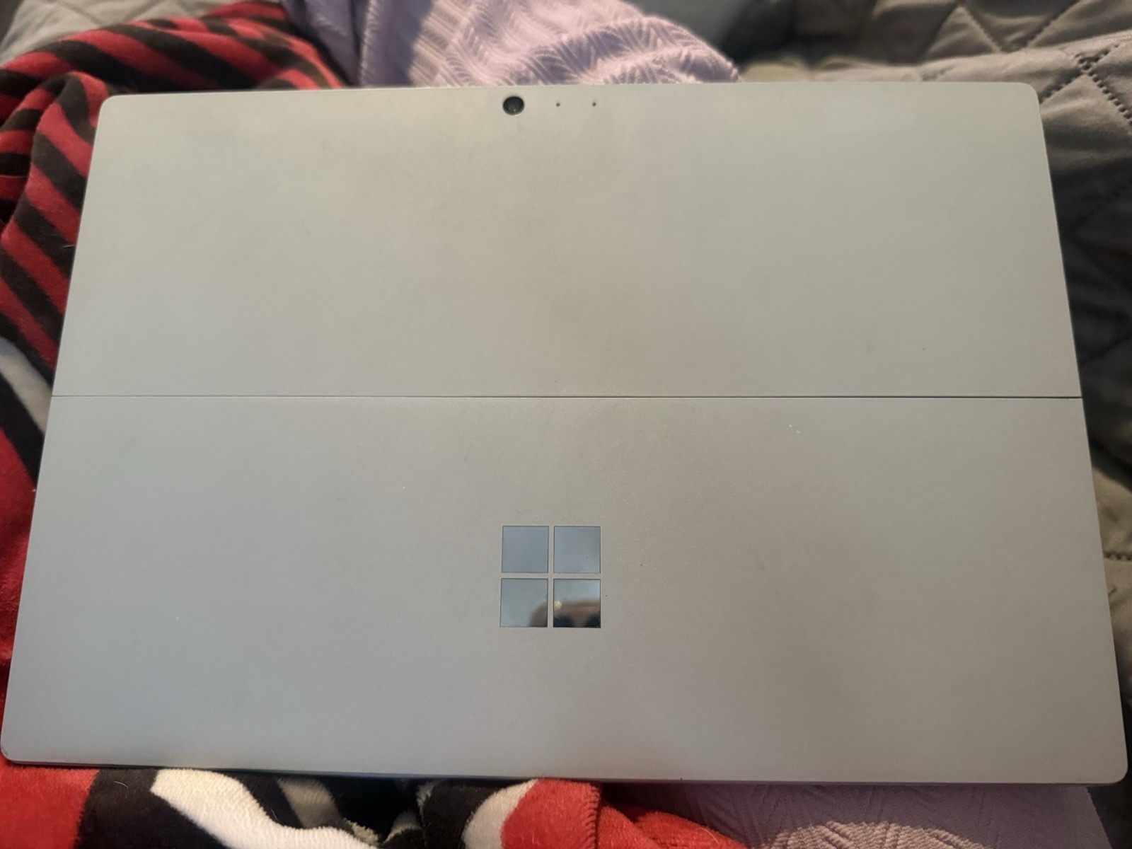 Microsoft Surface Pro 1796 Intel Core I5-7300U, 2.6GHz, 4GB RAM 128GB