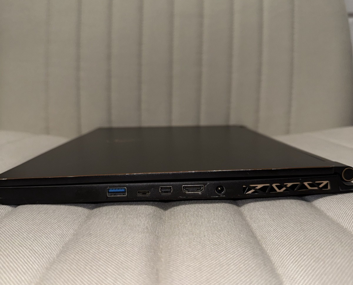MSI GS65 Stealth Thin 8RF | 15.6″ 144Hz 7ms | i7-8750H | 16GB Memory | GTX 1070