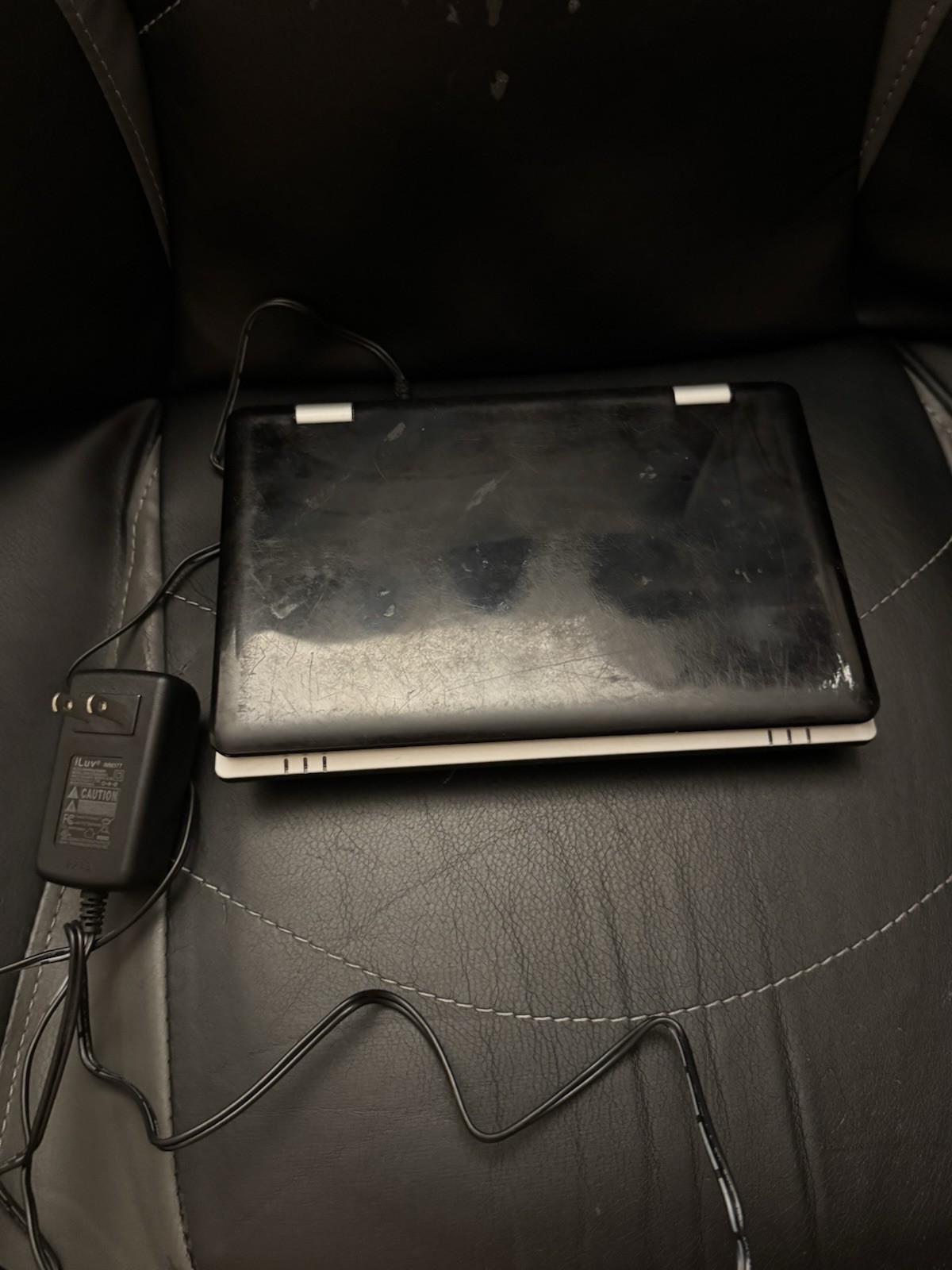 SYLVANIA SYNET07526 7in Netbook Silver/Black 512MB 2GB HDD w/ Charger