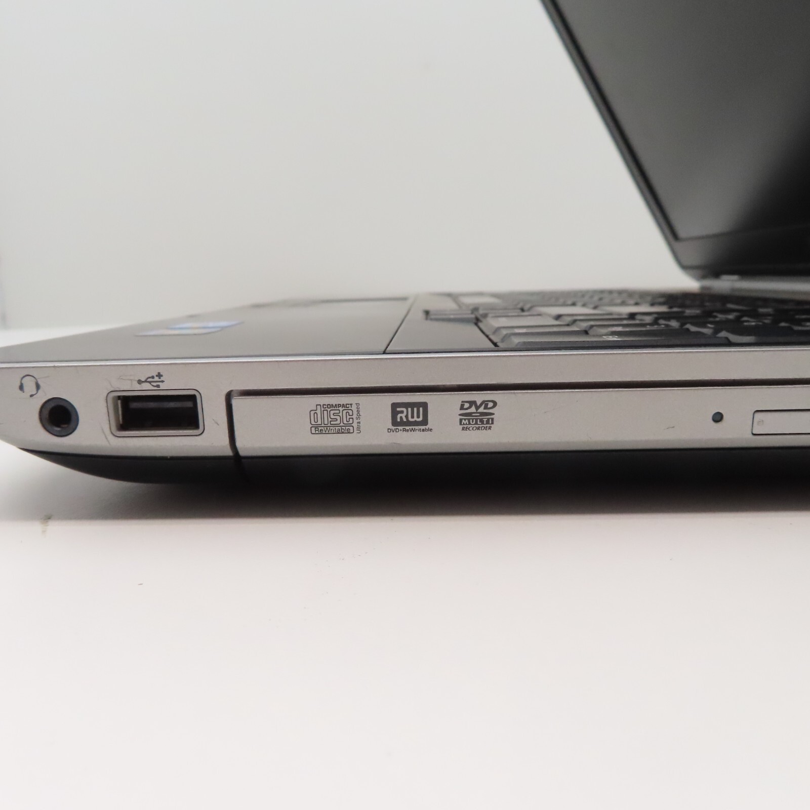 Dell Latitude Laptop Intel Core i5 2.50GHz 2 Cores 4GB DDR3 SDRAM