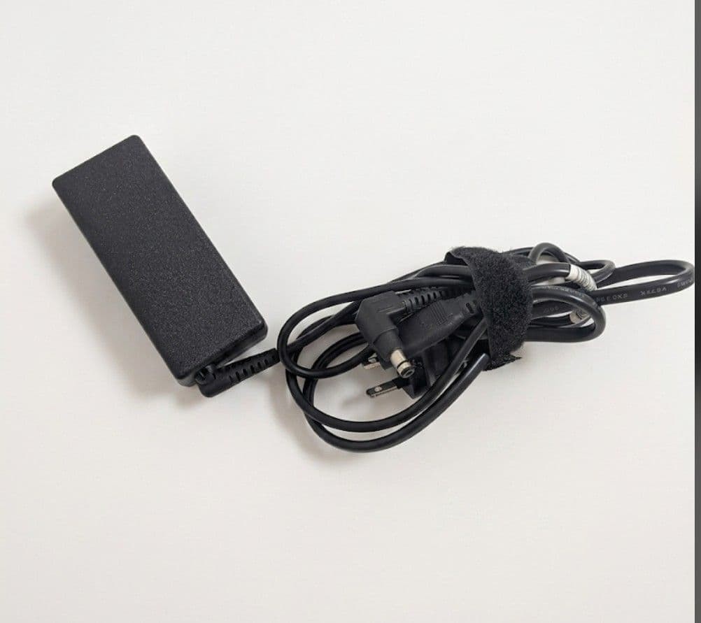 Panasonic Let’s note CF-SZ5 w/AC Adapter Core I5 6300U RAM4GB SSD 240GB Used JP
