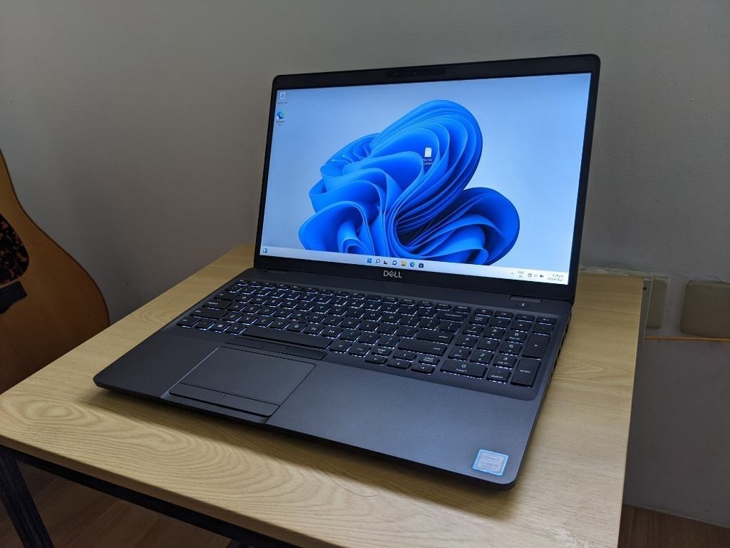 Dell Latitude 5500 15.6” (16GB RAM, 256GB SSD, i5-8365) Laptop, OFFICE 2016