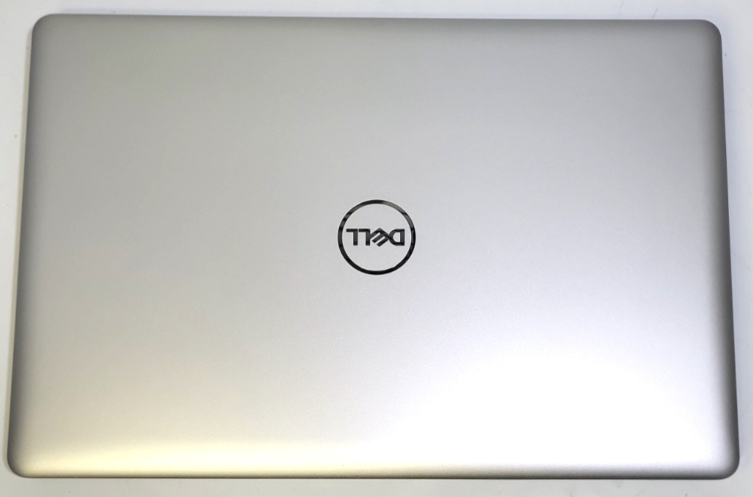 Dell Inspiron 5770 Core i5-8250U 8GB Ram 240GB SDD 17″ LCD Windows 11