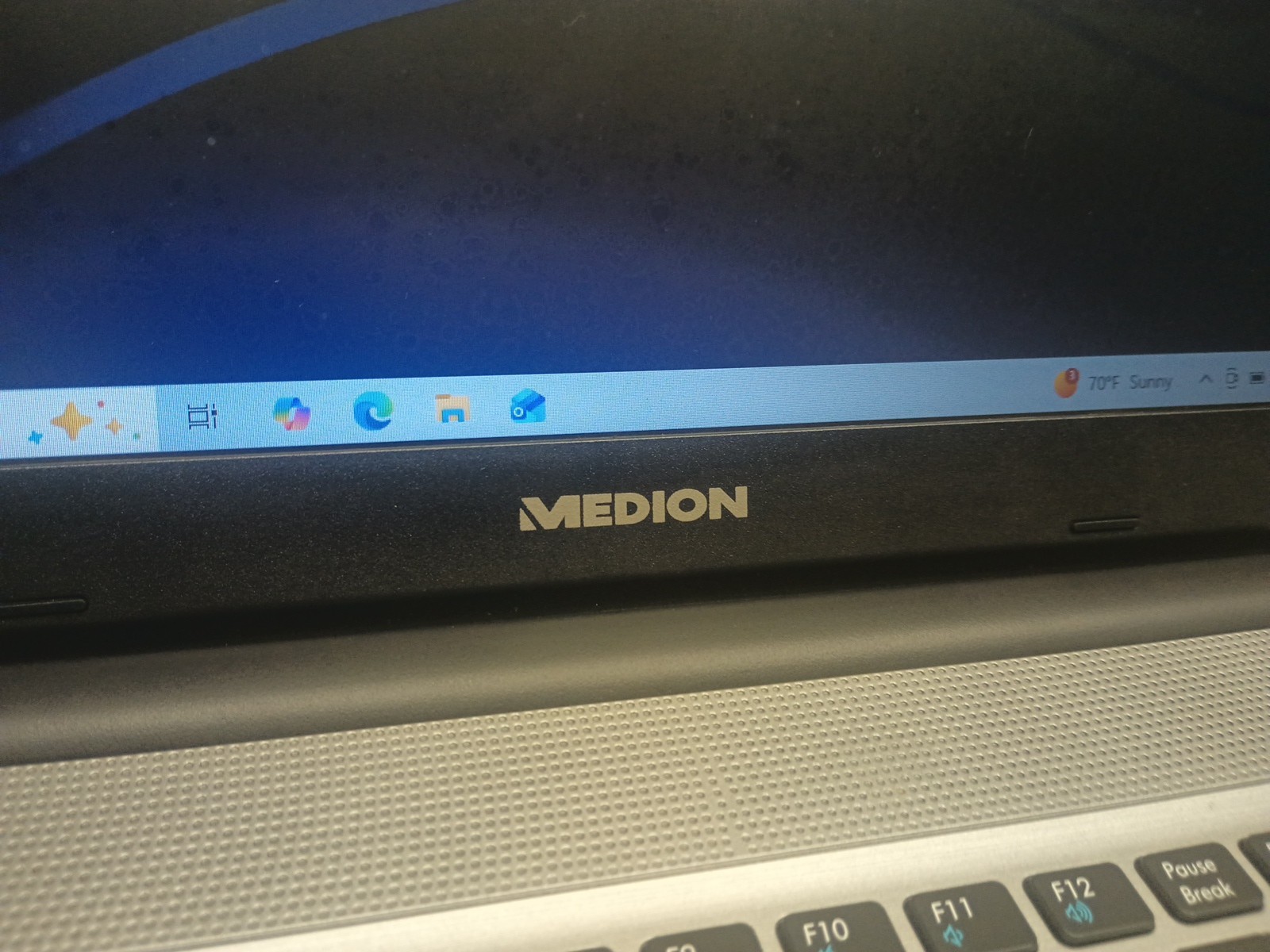 Medion Akoya E6422 i5-6200 CPU 2,30GHz 8GB 128GB HDD 1TB Windows 10 15.6″ Laptop
