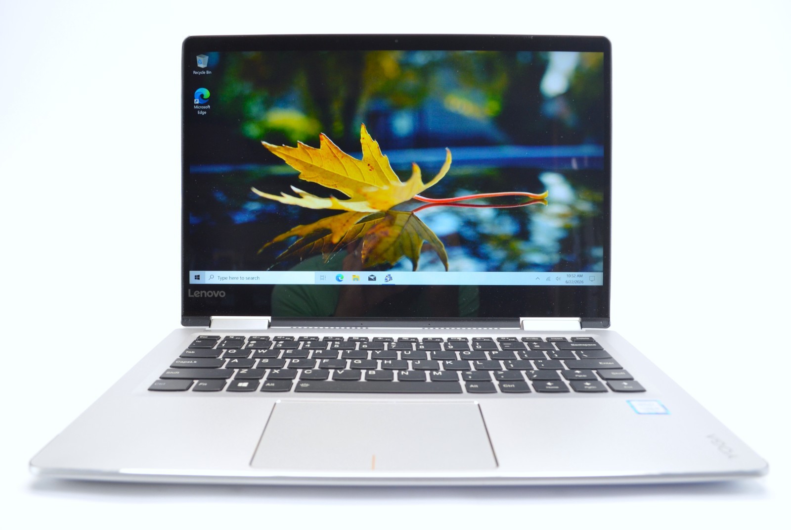 Lenovo Yoga 710-14IKB 2-in-1 2.5 GHz i5 8GB 256GB SSD 14″ Touchscreen Windows 10