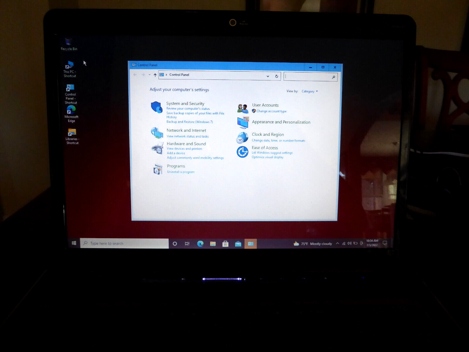 HP Pavilion dv5-1388nr 3GB, 300GB 15″ Intel Core 2 Duo T6500 @ 2.1 GHz w/Remote