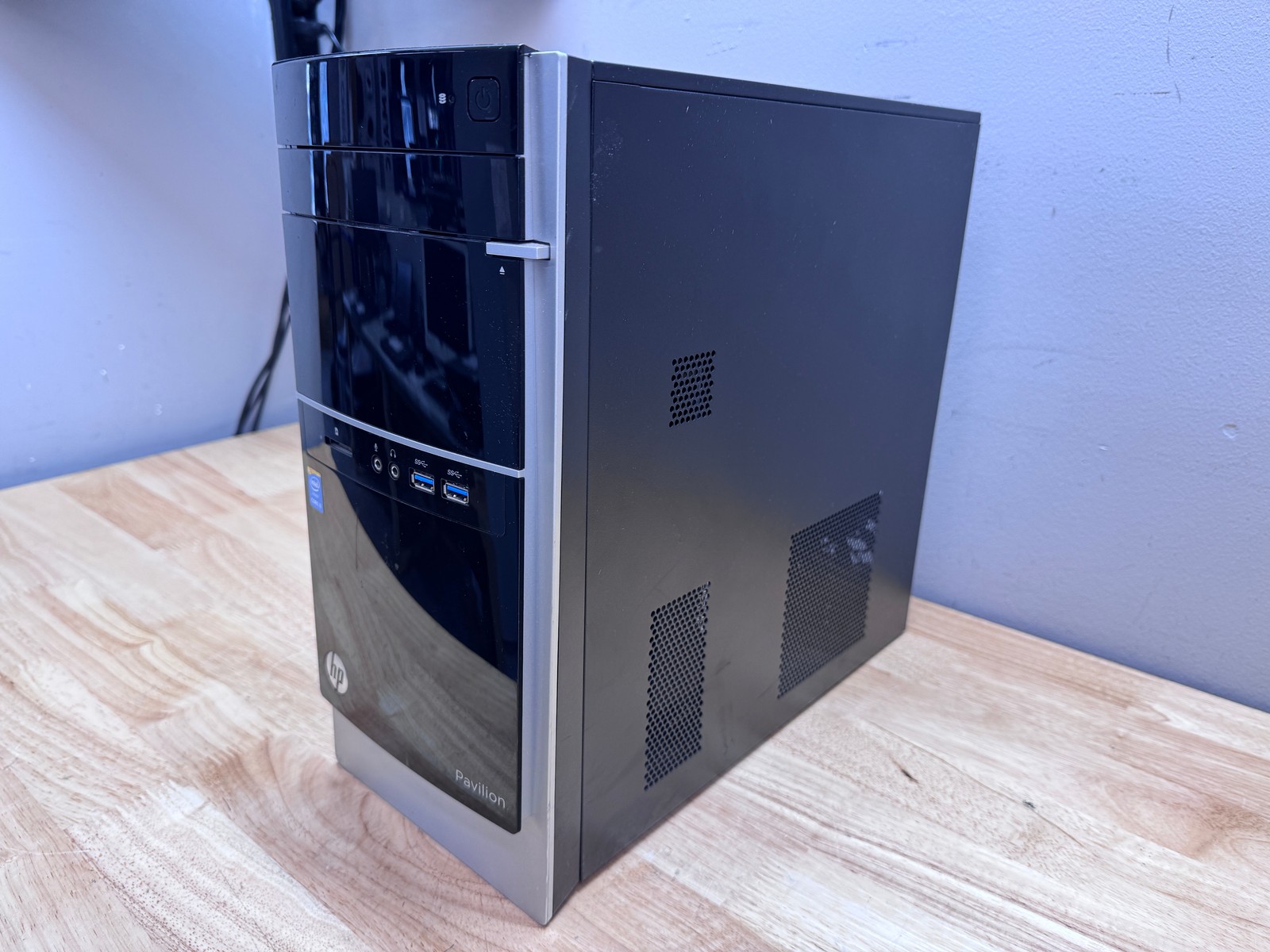 HP Pavilion 500 Desktop Computer Intel Core i3, 128GB SSD, 4GB RAM, W10