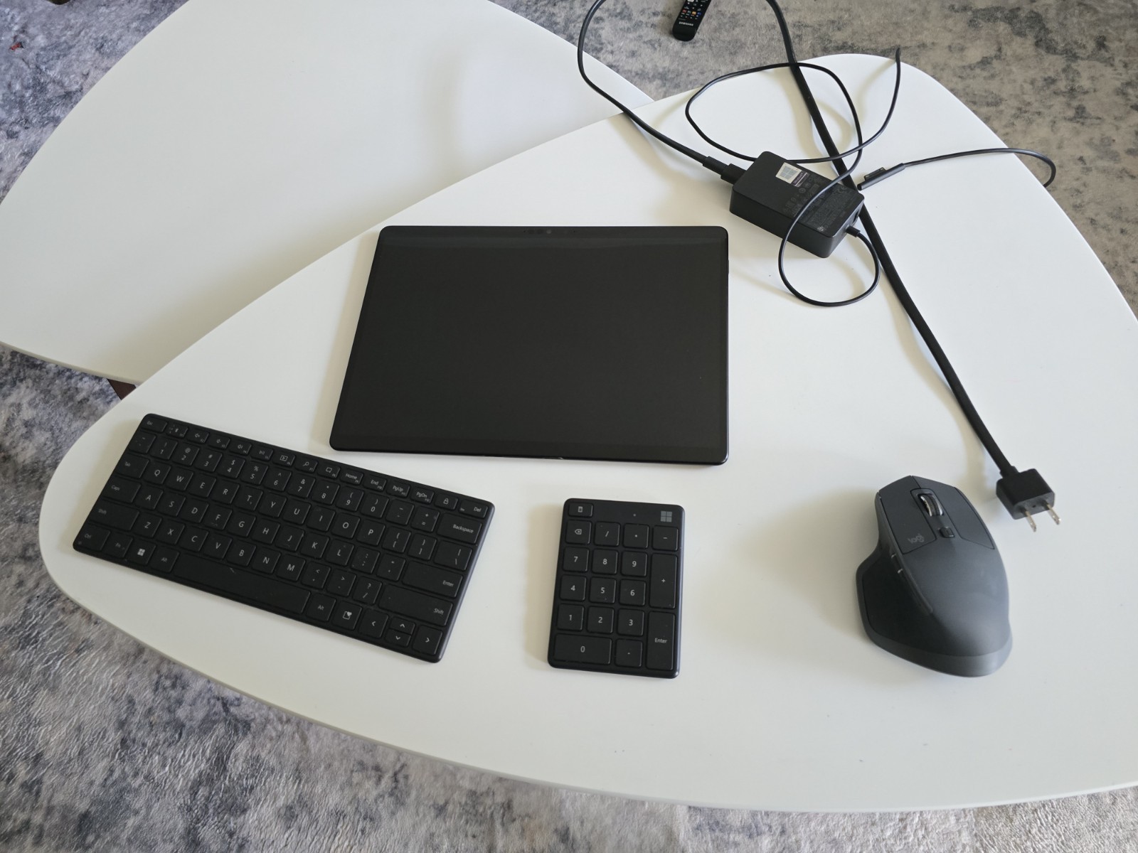 Microsoft Surface Pro X (16GB RAM, 512GB SSD, SQ2 3.15GHz) + Keyboard, Number Pa
