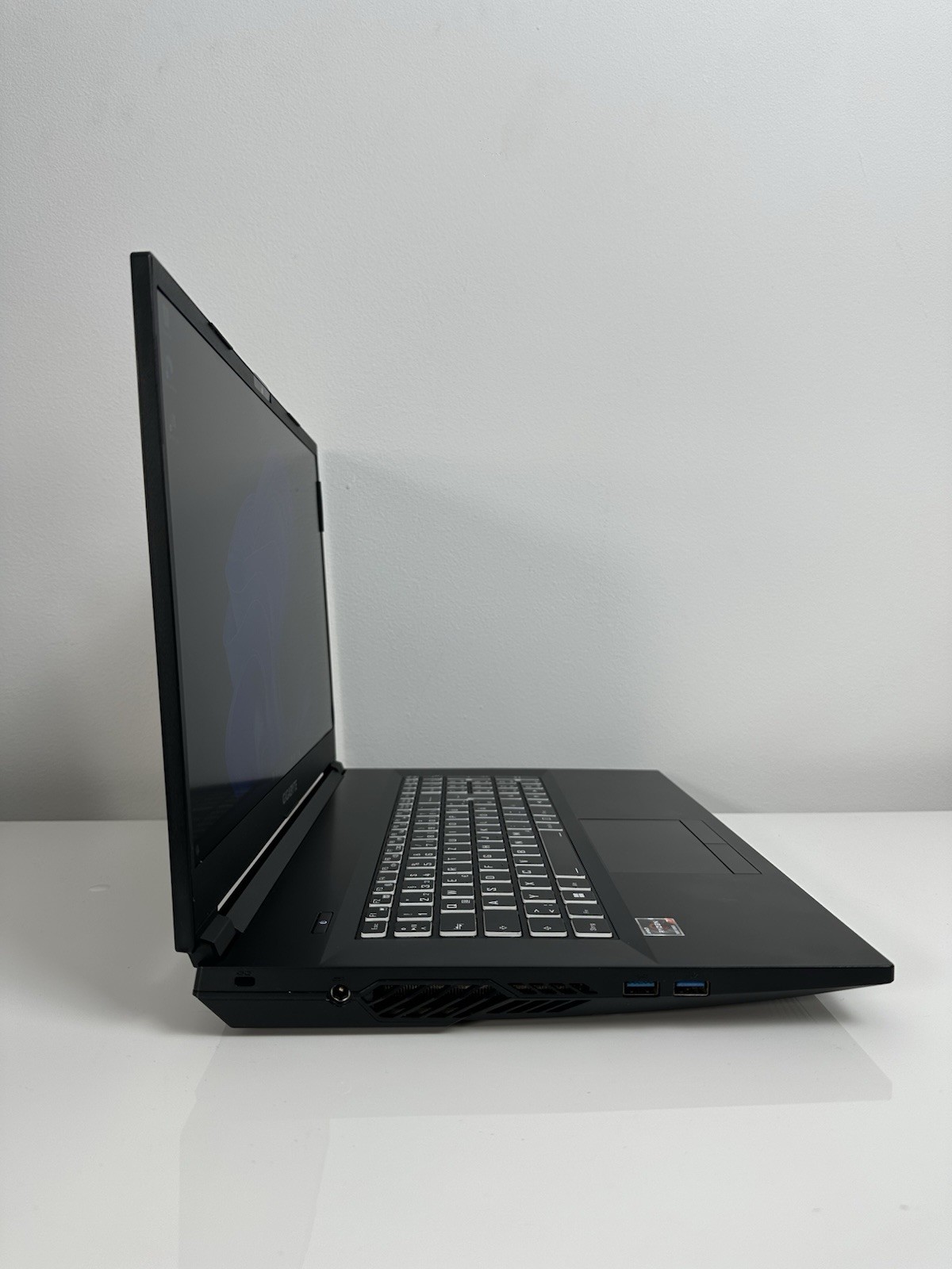 GIGABYTE A7 K1 R7 | RTX 3060 | 16GB RAM | 512GB SSD | 144Hz | FULL HD | WIN 11